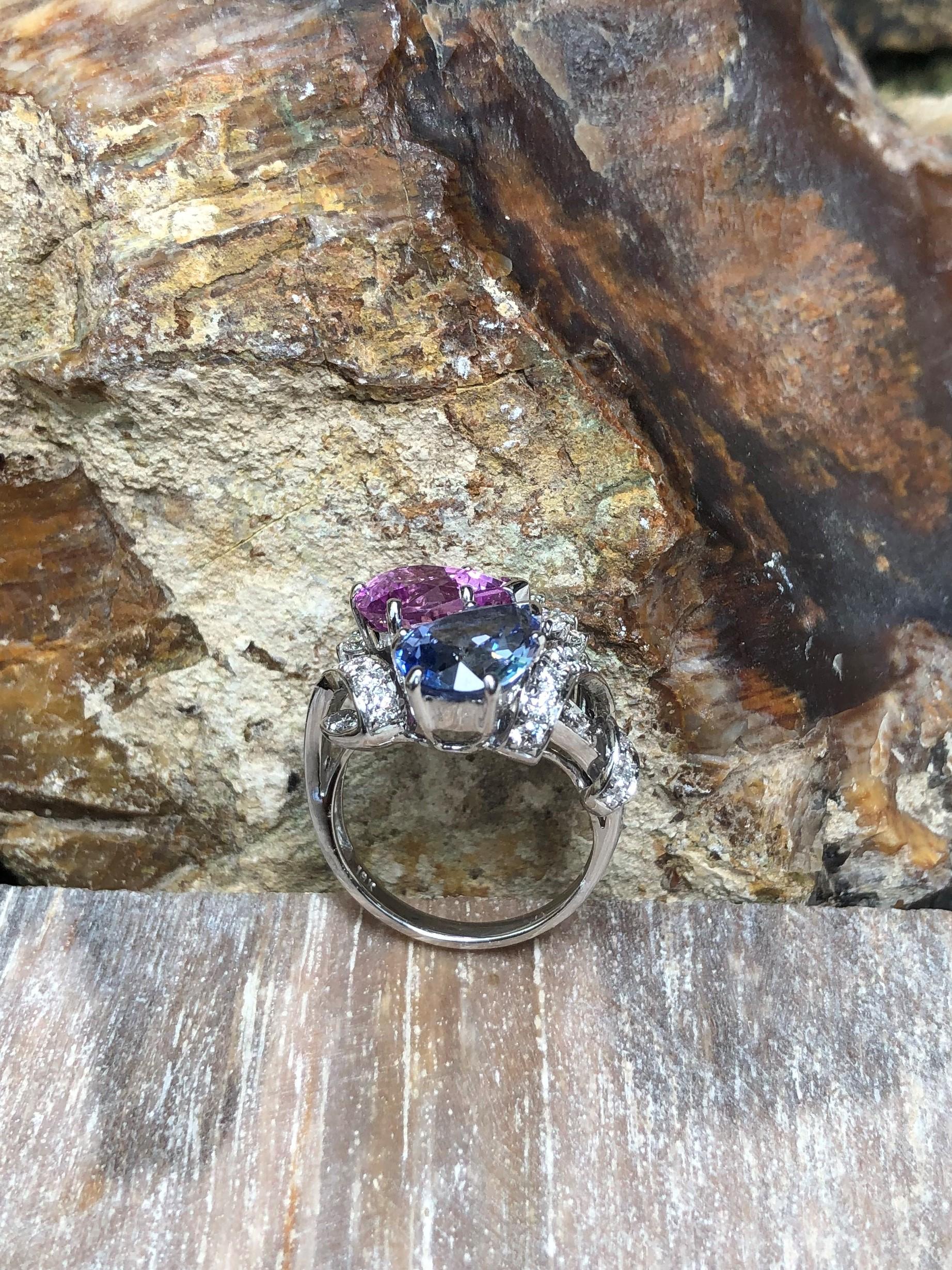 Blue Sapphire and Pink Sapphire with Diamond Ring Set in 18 Karat White Gold For Sale 2