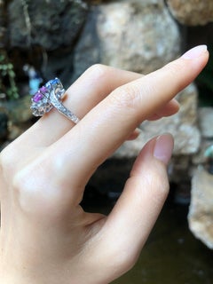 Ring mit blauem blauem Saphir und rosa Saphir und Diamant aus 18 Karat Weißgold