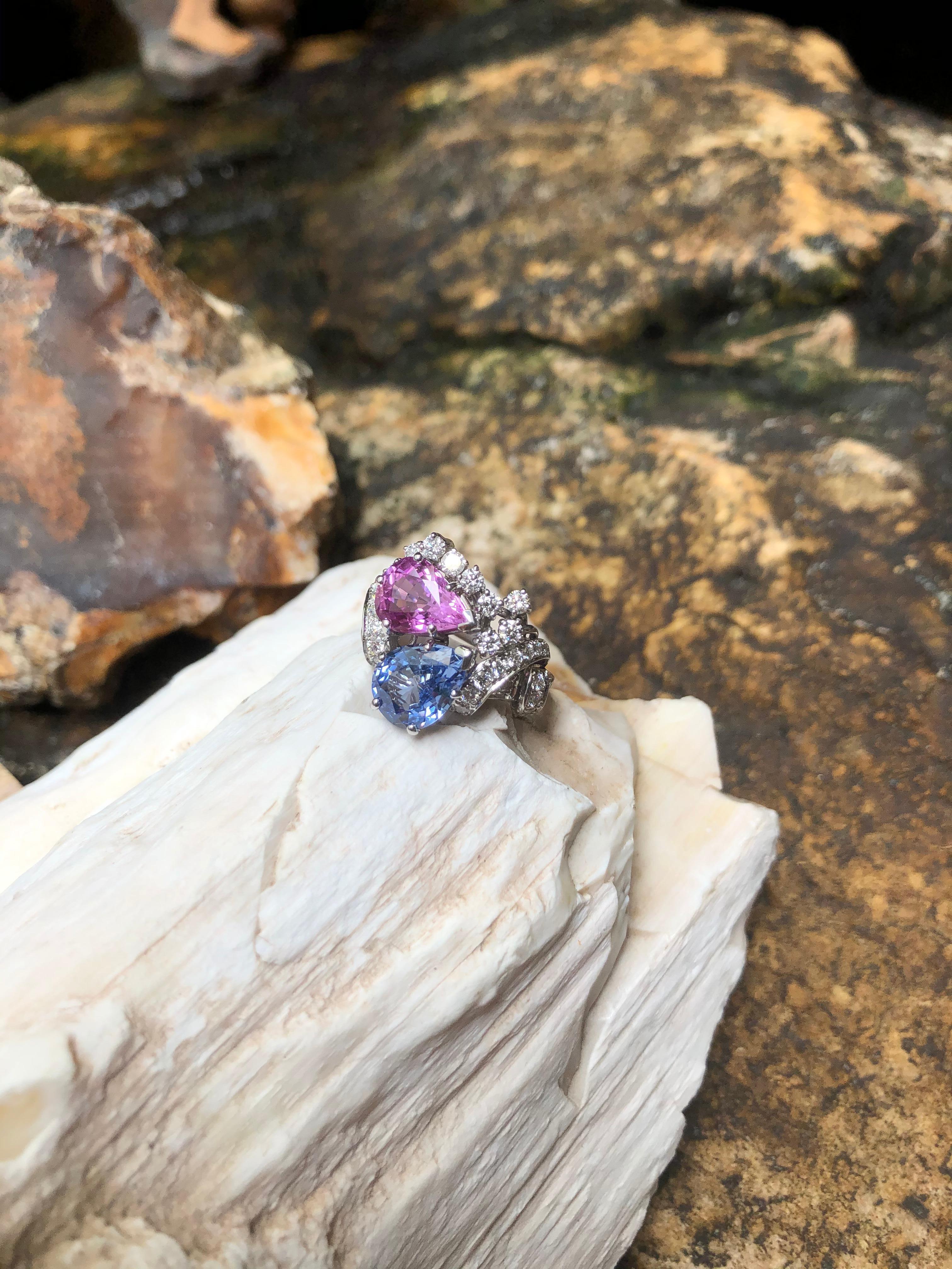Blue Sapphire and Pink Sapphire with Diamond Ring Set in 18 Karat White Gold For Sale 1