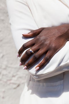 Bague grappe en or jaune 18 carats avec saphir bleu et diamants ronds taille brillant