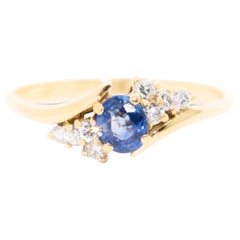 Blauer Saphir und runder Diamant im Brillantschliff Diamant-Cluster-Ring 18 Karat Gelbgold