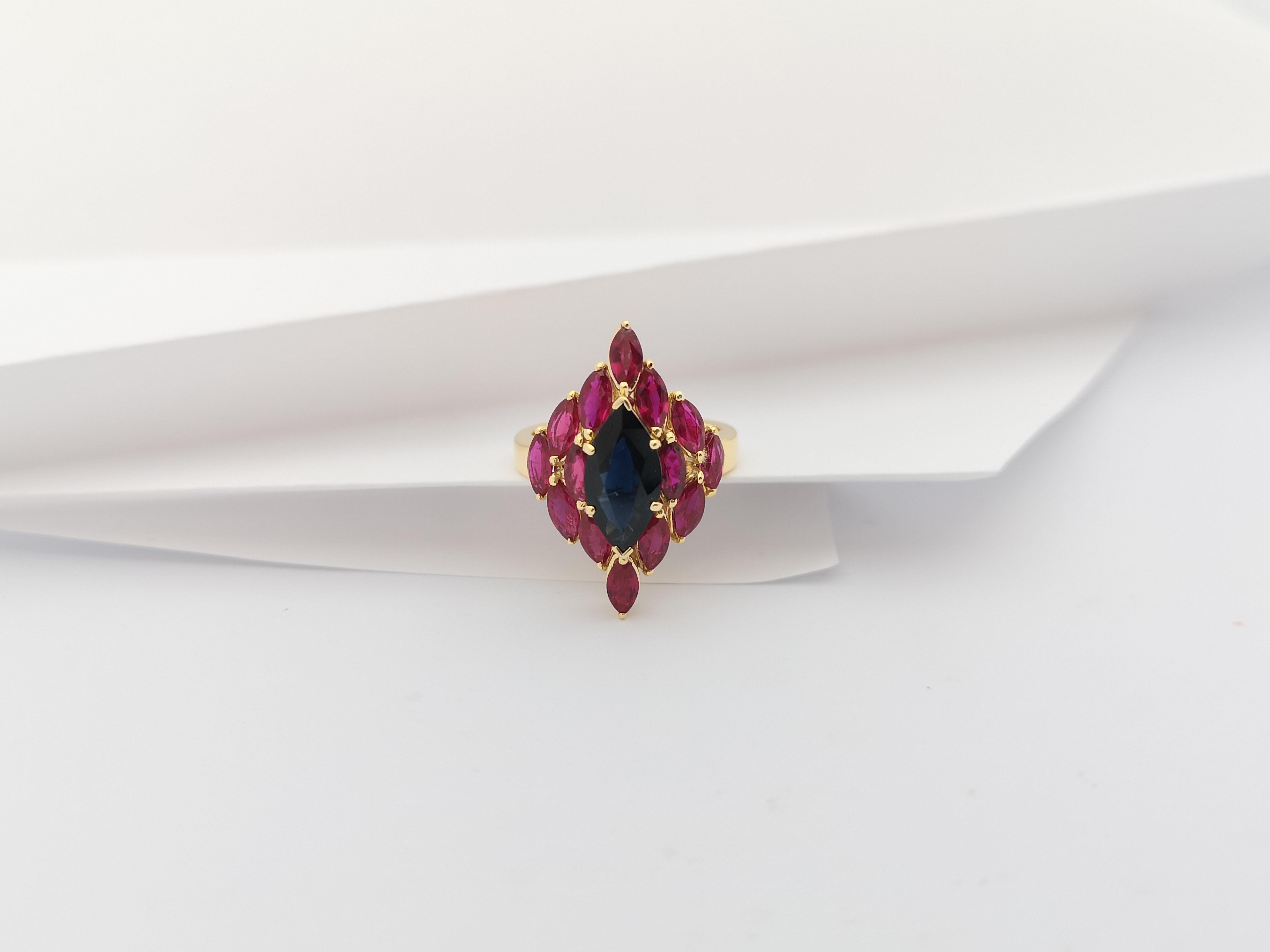 Blue Sapphire and Ruby Ring Set in 18 Karat Gold Setting For Sale 1