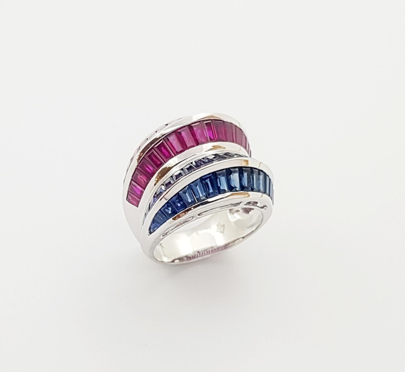 Blue Sapphire and Ruby Ring set in 18K White Gold Settings For Sale 1