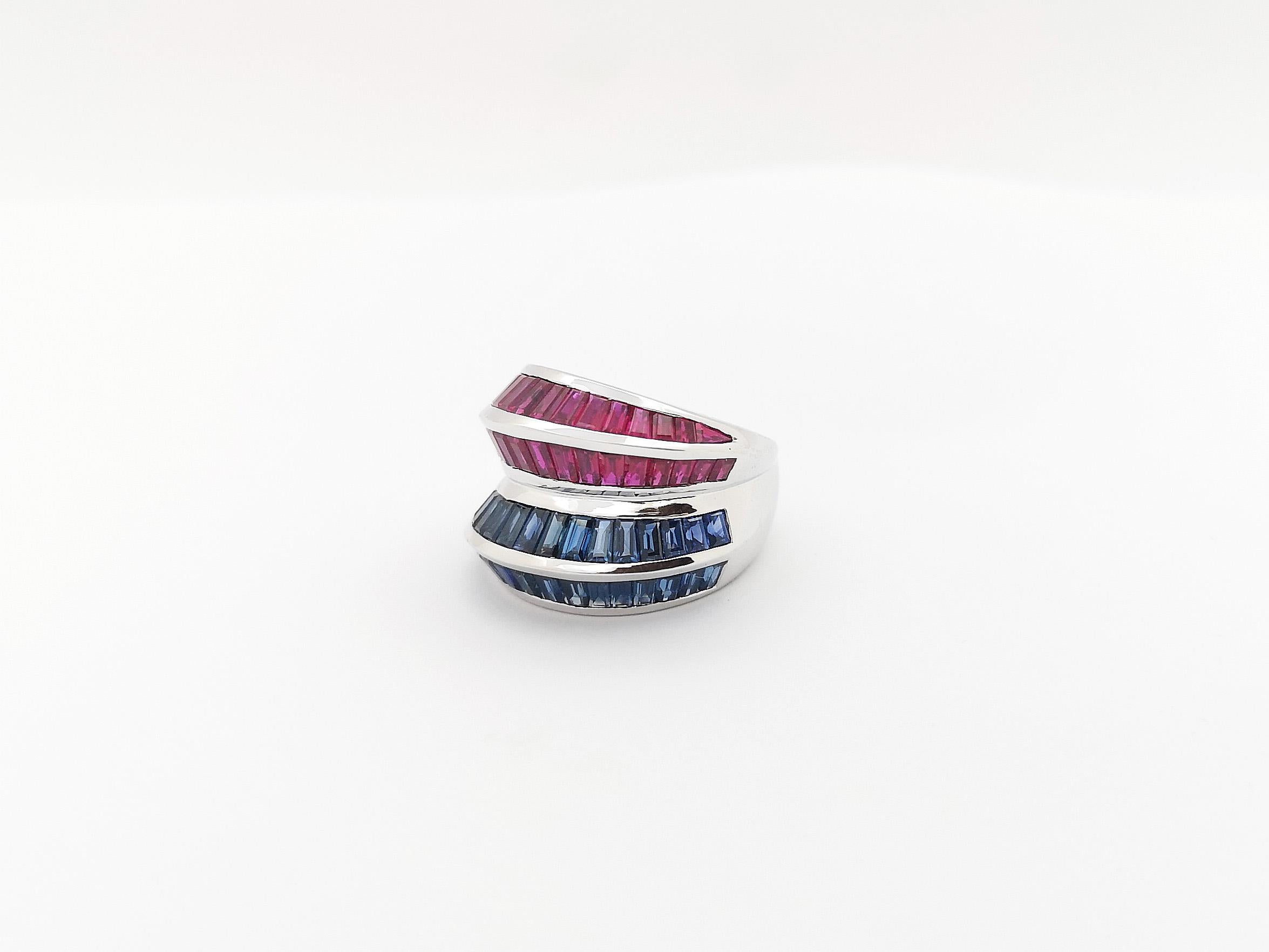 Blue Sapphire and Ruby Ring set in 18K White Gold Settings For Sale 4