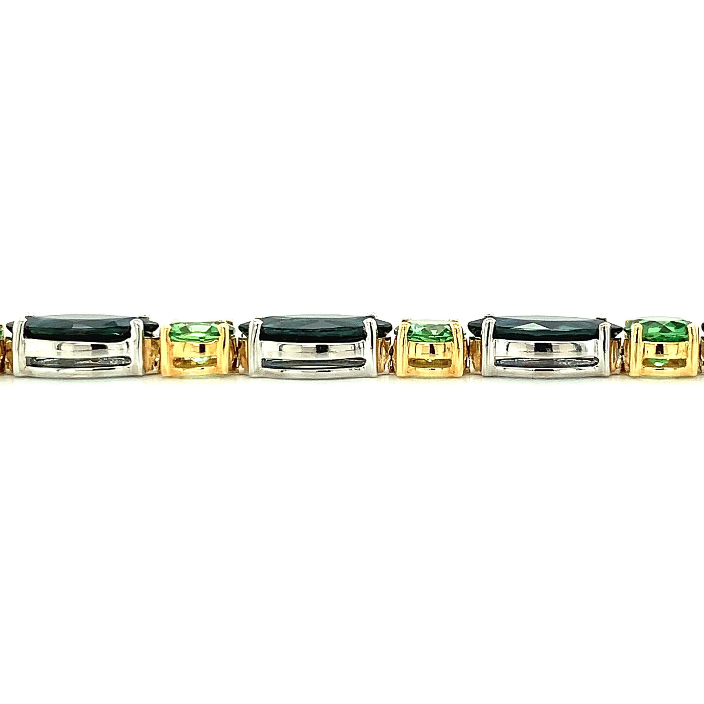 Blue Sapphire and Tsavorite Garnet Tennis Bracelet in White and Yellow Gold In New Condition For Sale In Los Angeles, CA