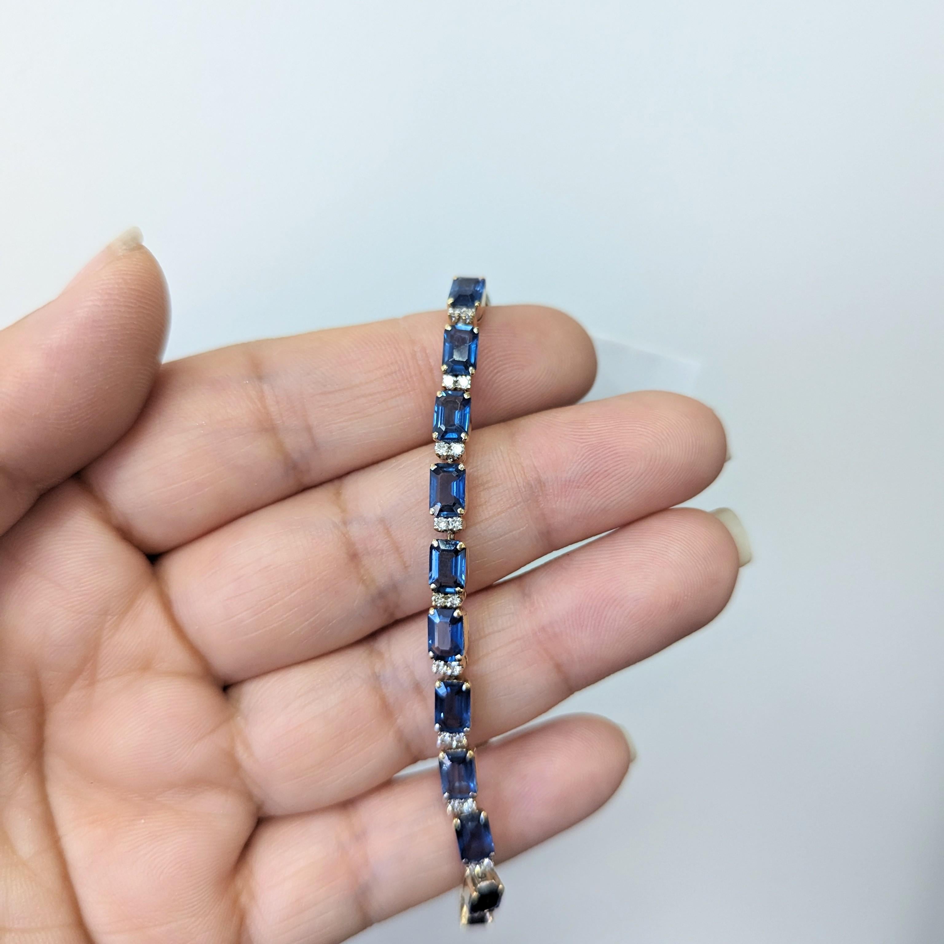 Blue Sapphire and White Diamond Bracelet in 18K Yellow Gold In New Condition For Sale In Los Angeles, CA