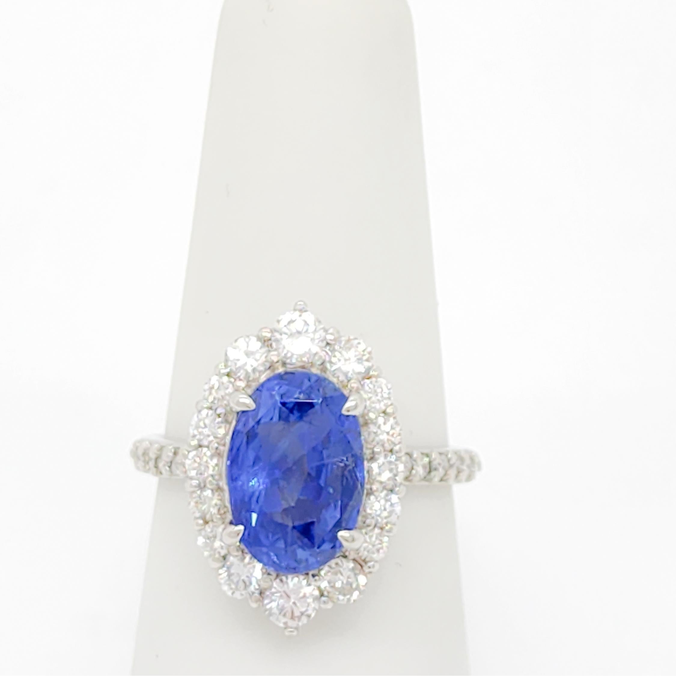 Blue Sapphire and White Diamond Cluster Cocktail Ring in Platinum In New Condition For Sale In Los Angeles, CA