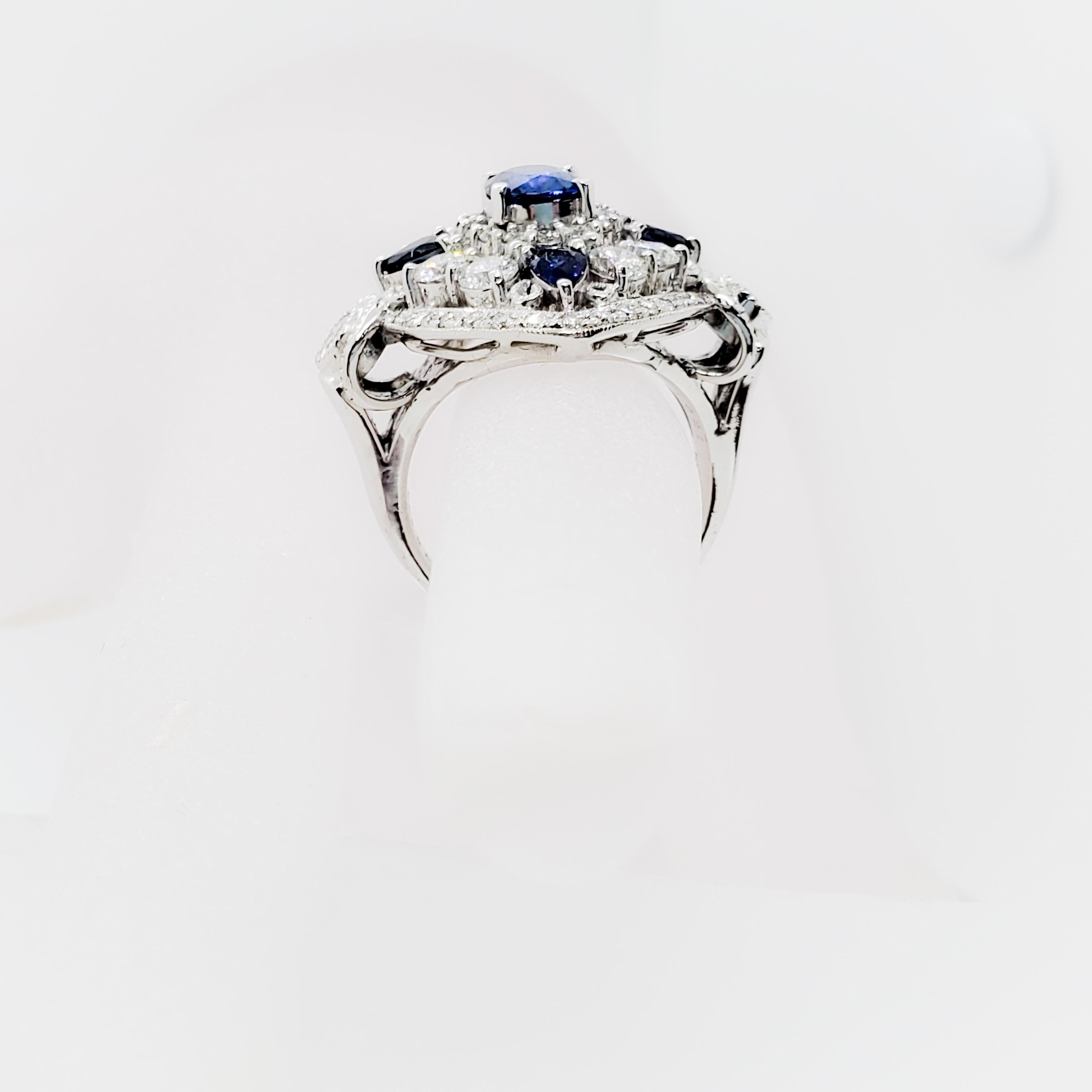 Blue Sapphire and White Diamond Cocktail Ring in 18 Karat White Gold In New Condition For Sale In Los Angeles, CA
