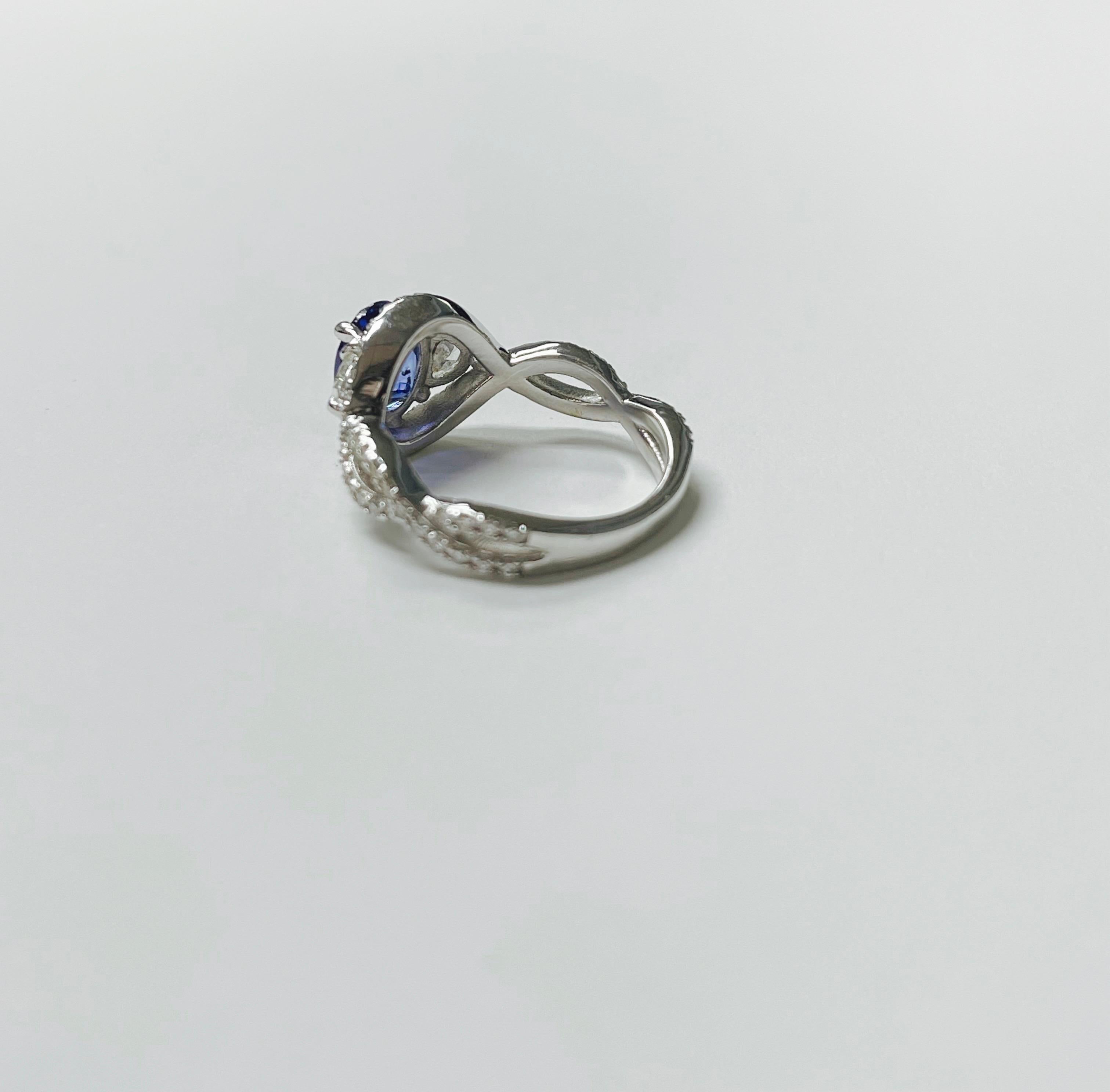 Blue Sapphire and White Diamond Engagement Ring in 18k White Gold For Sale 1