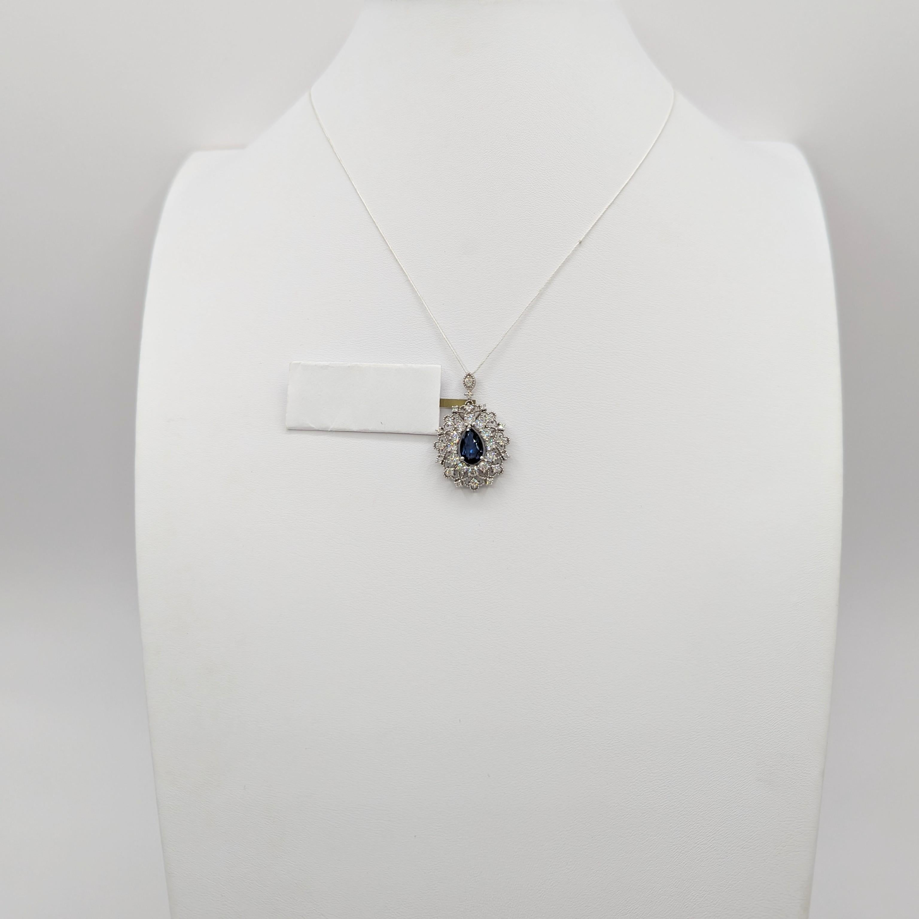 Blue Sapphire and White Diamond Pendant in Platinum In New Condition For Sale In Los Angeles, CA