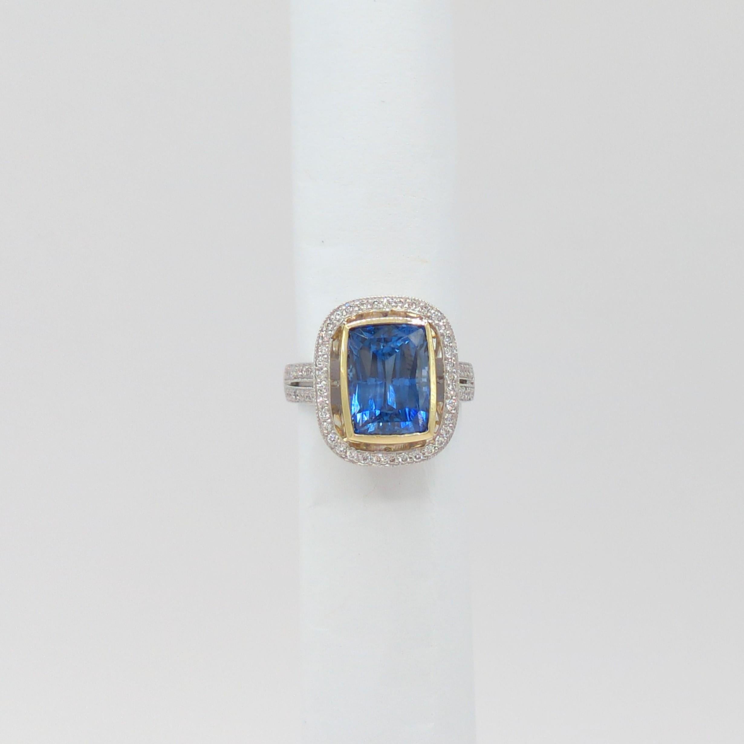 Blue Sapphire and White Diamond Ring in 18K Yellow Gold & Platinum In New Condition For Sale In Los Angeles, CA