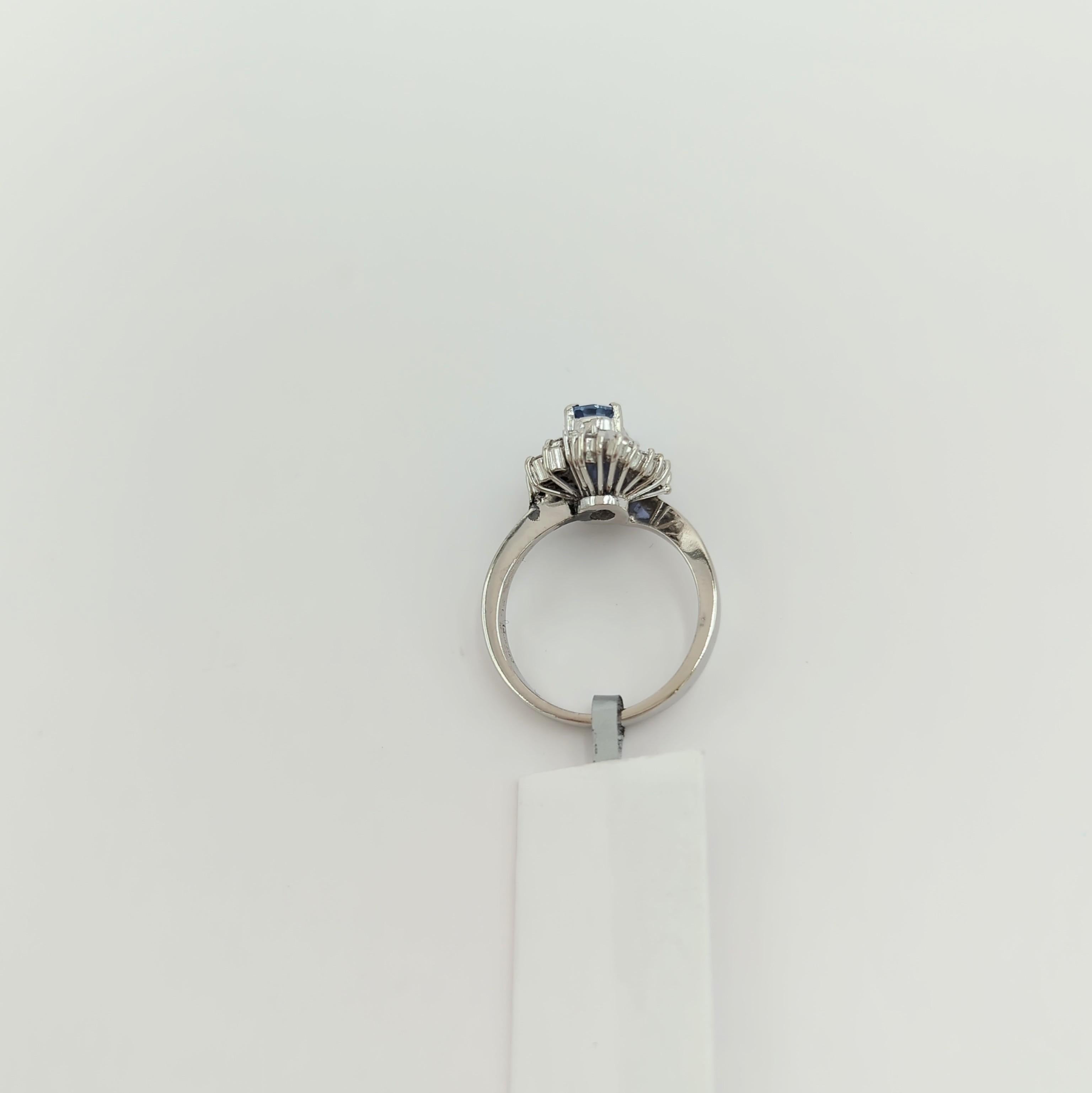 Blue Sapphire and White Diamond Ring in Platinum In New Condition For Sale In Los Angeles, CA