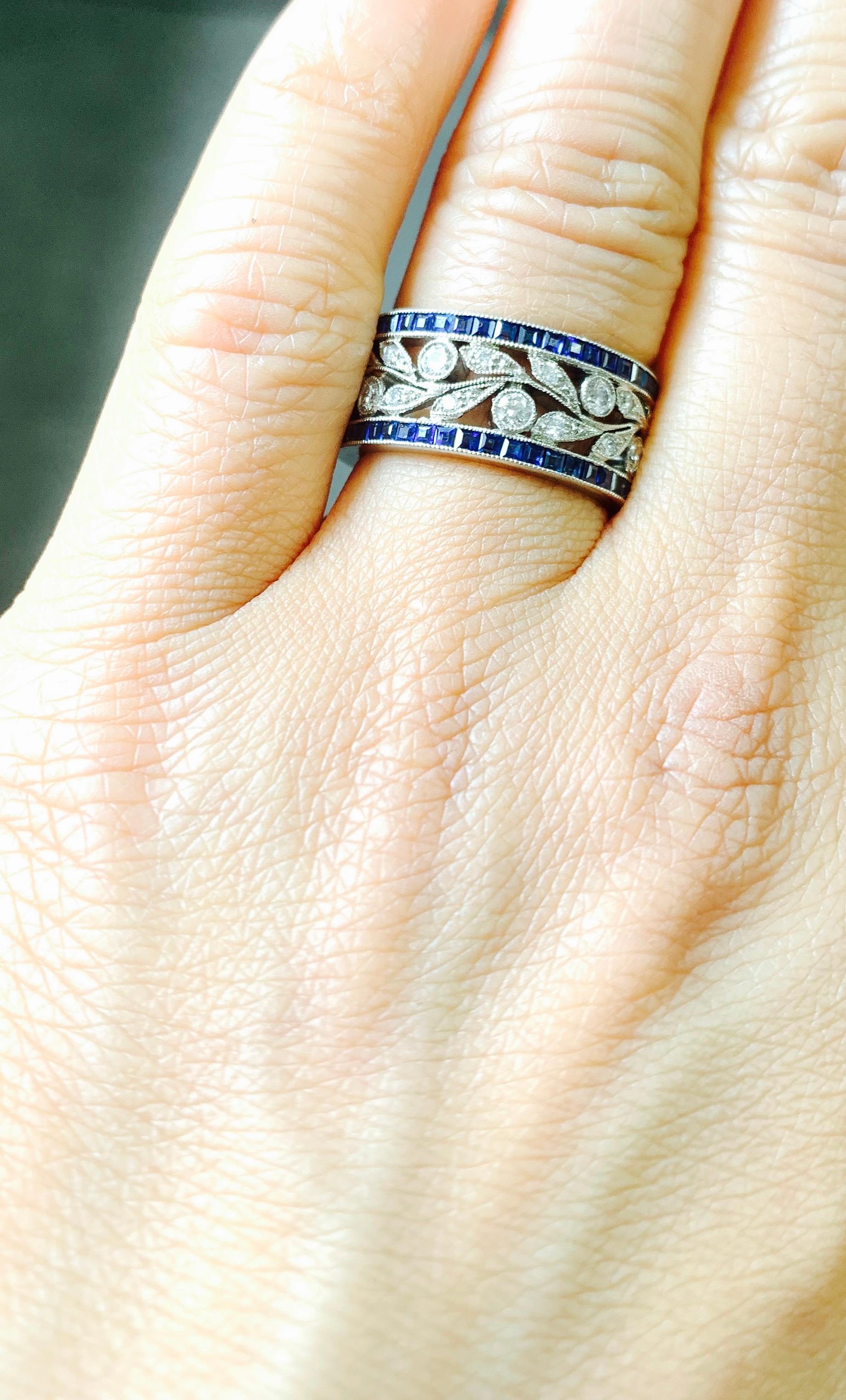 Blue Sapphire and White Diamond Wedding Band in Platinum In New Condition For Sale In New York, NY