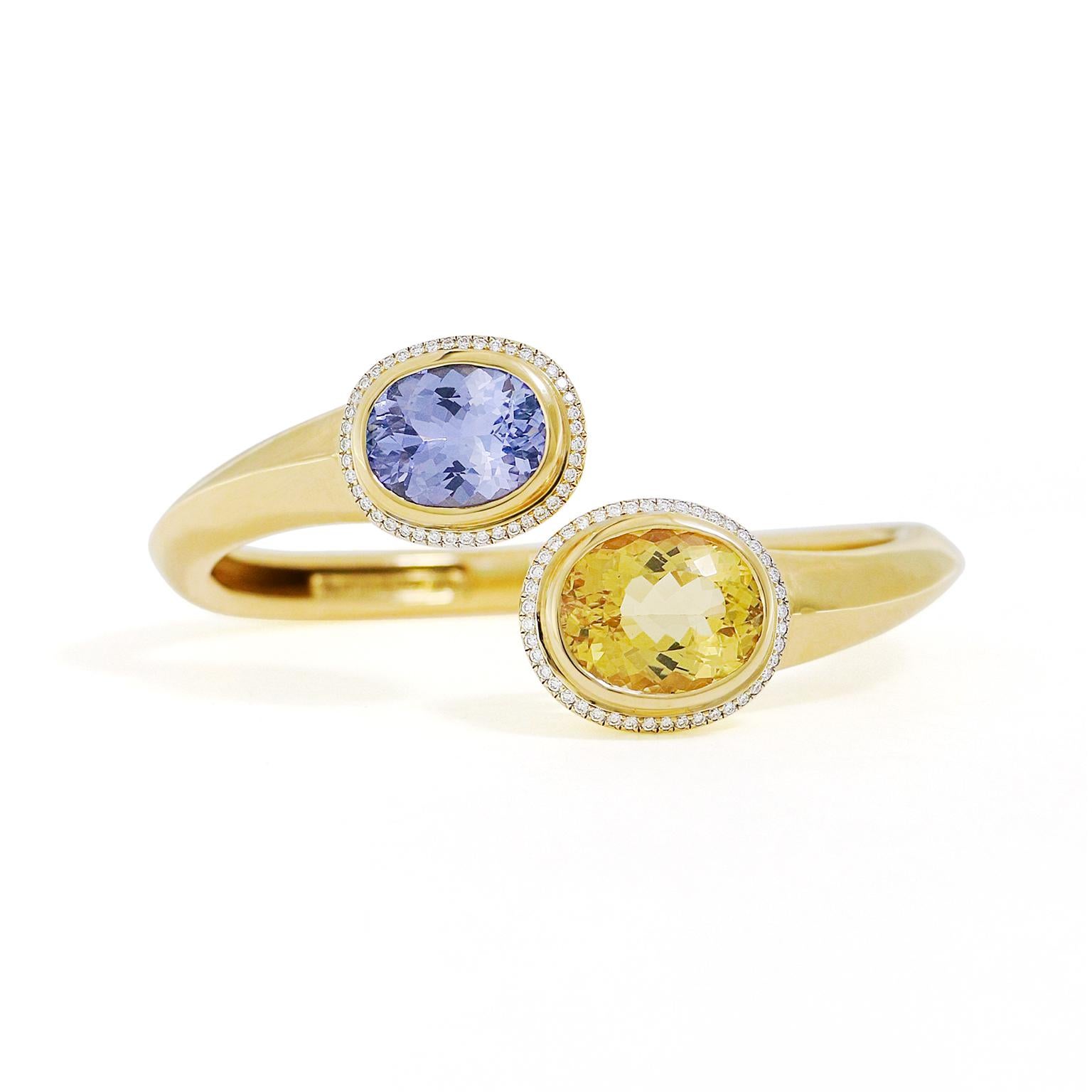 Bracciale in oro giallo 18 carati con zaffiri blu e berillo giallo In condizioni Nuovo in vendita a New York, NY