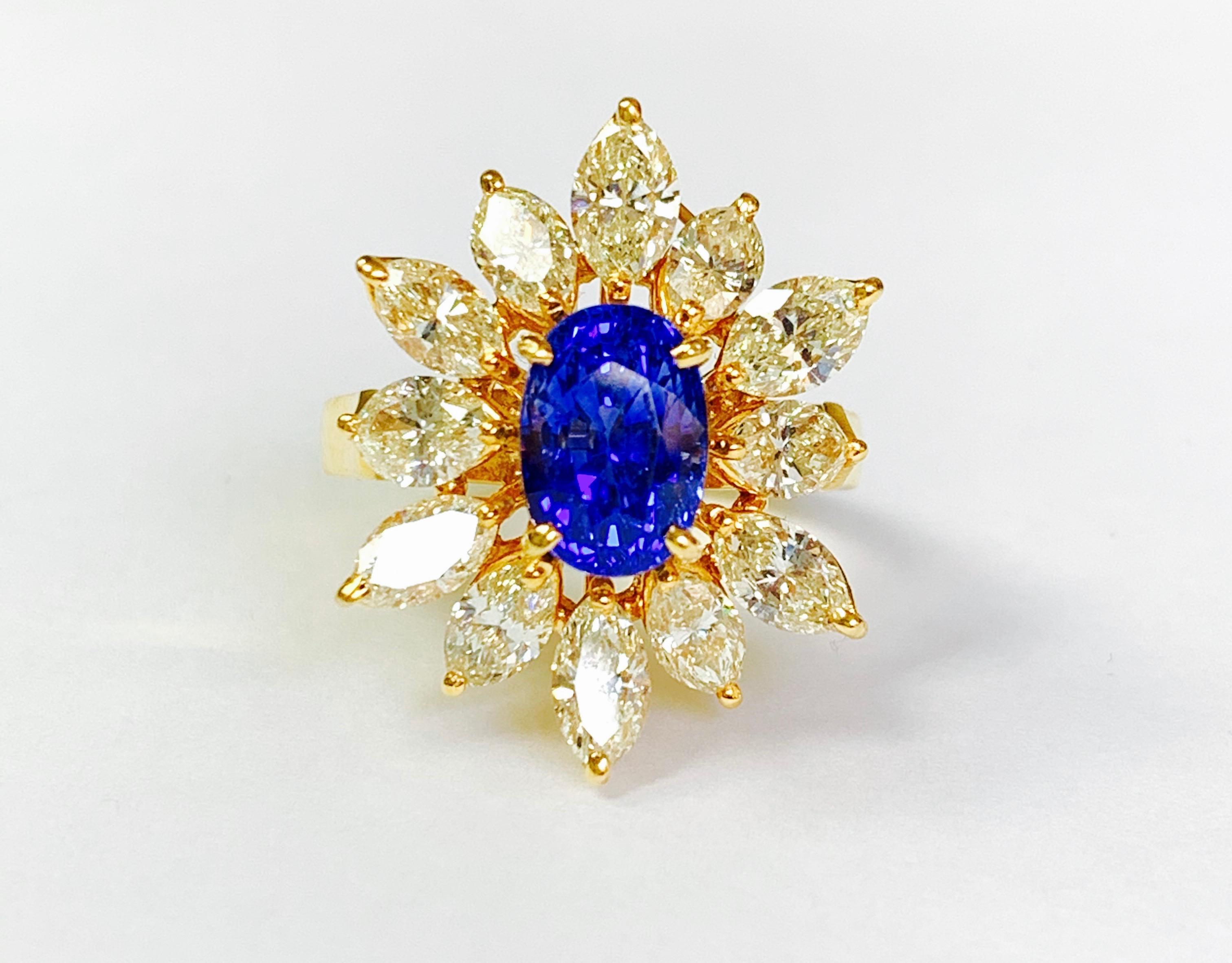 Blue Sapphire and Yellow Diamond Ring in 18 Karat Yellow Gold In New Condition For Sale In New York, NY
