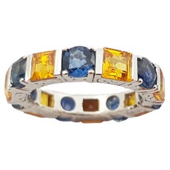 Saphir bleu  Bague en or blanc 18 carats et saphir jaune