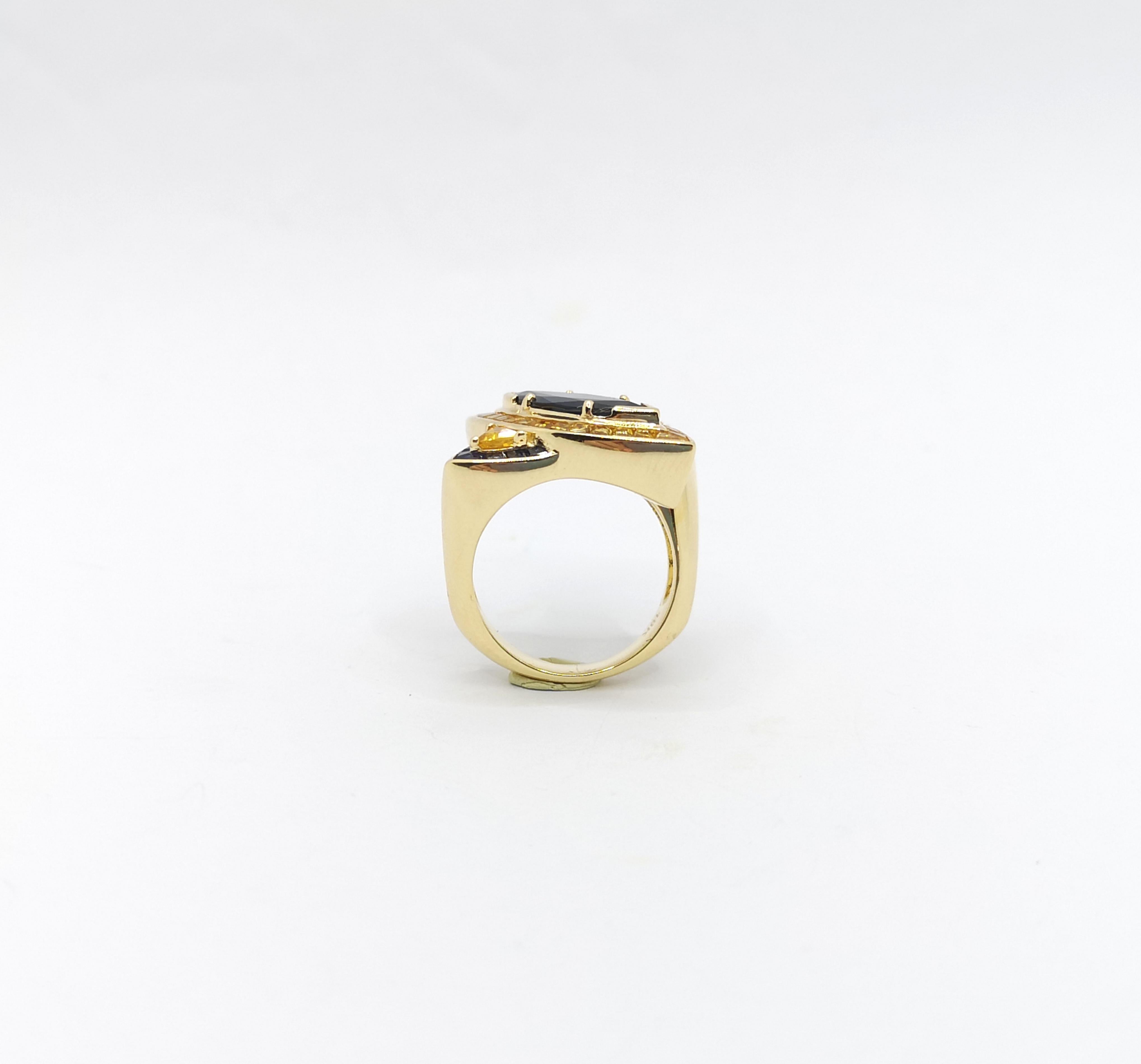 Ring mit blauem Saphir und gelbem Saphir in 18 Karat Goldfassung im Angebot 4