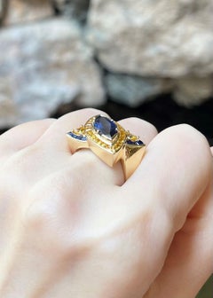 Blue Sapphire and Yellow Sapphire Ring set in 18K Gold Settings