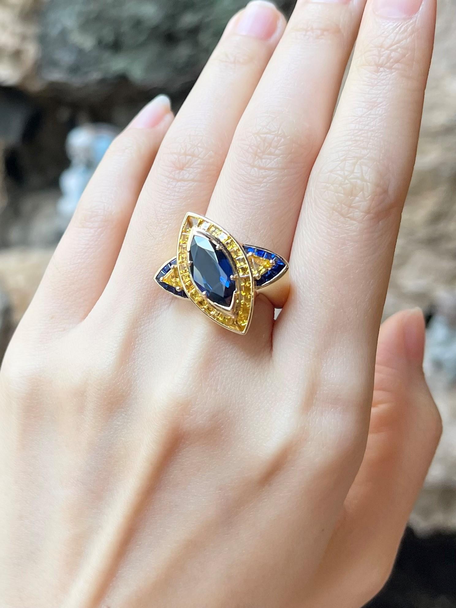 Ring mit blauem Saphir und gelbem Saphir in 18 Karat Goldfassung (Zeitgenössisch) im Angebot
