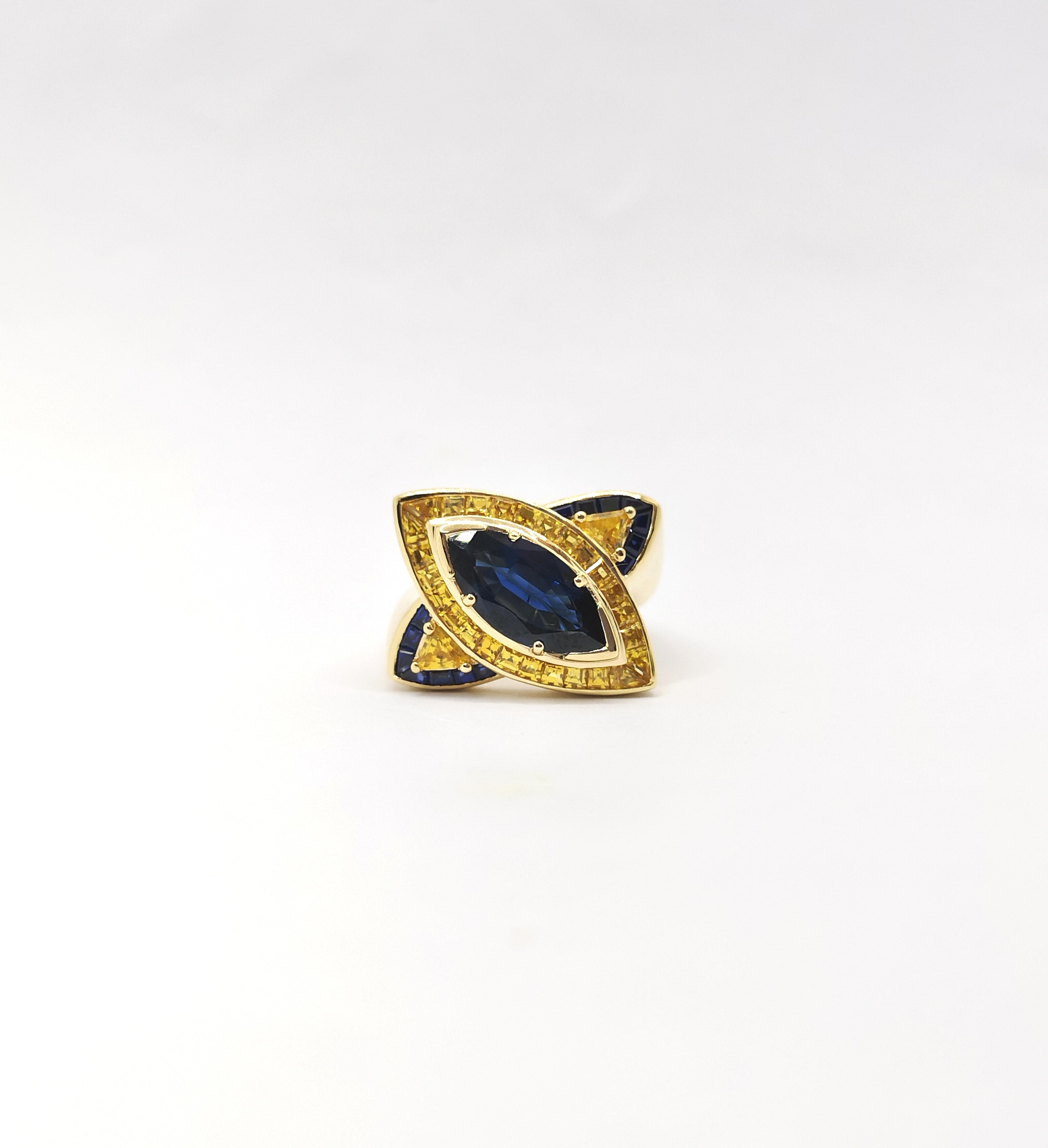 Ring mit blauem Saphir und gelbem Saphir in 18 Karat Goldfassung im Angebot 1