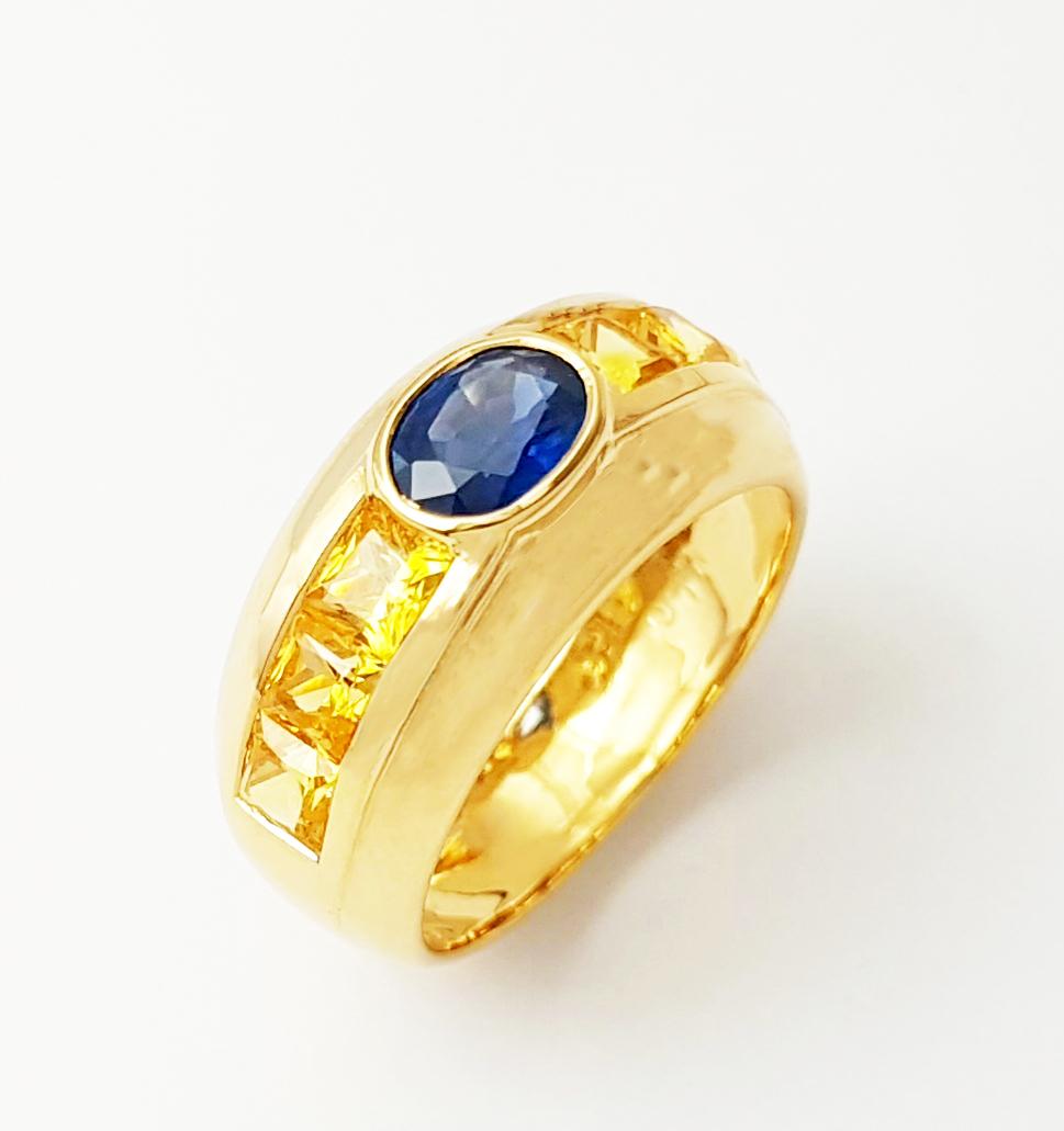 Bague en or 18 carats sertie de saphirs bleus et saphirs jaunes en vente 3