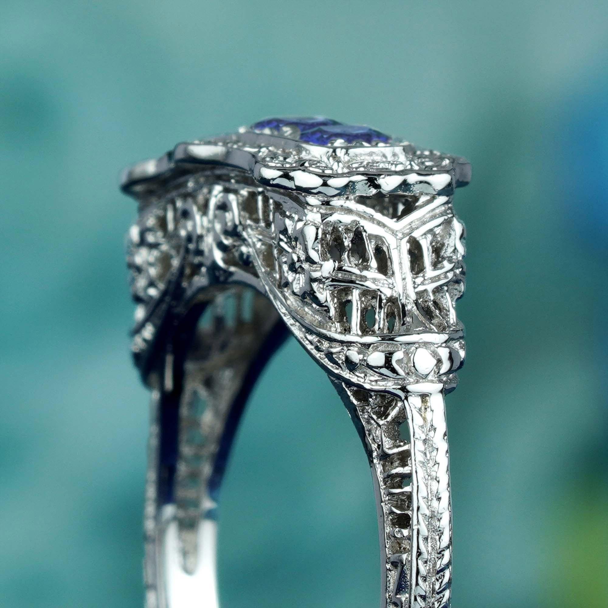 Trois pierres de style Art déco  Bague en or blanc 9 carats Pour femmes en vente