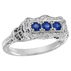 Zafiro Azul Estilo Art Decó Tres Piedras  Anillo de oro blanco de 9 quilates
