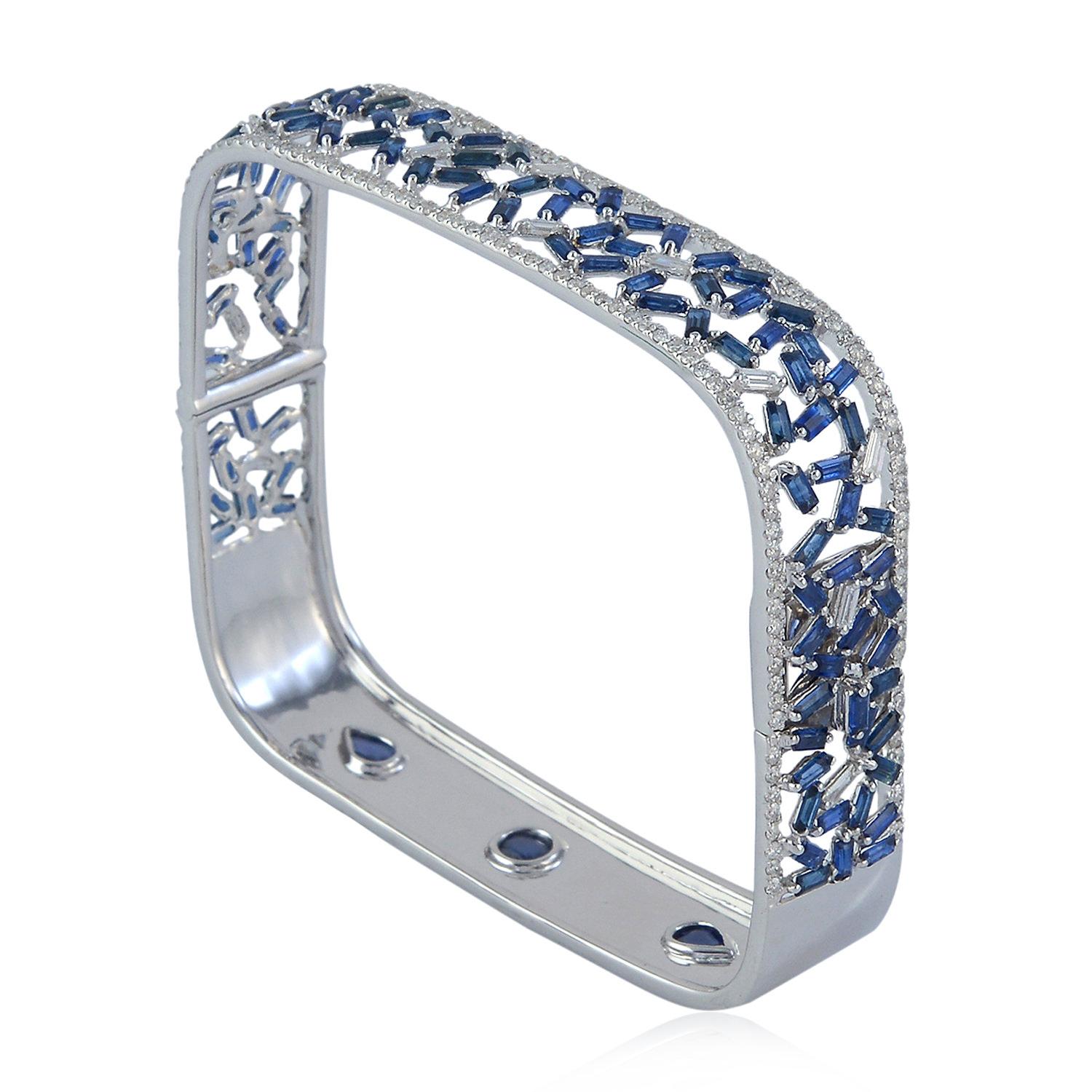 Modern Blue Sapphire Baguette Cuff with Pave Diamonds Set Made in 18k Gold For Sale