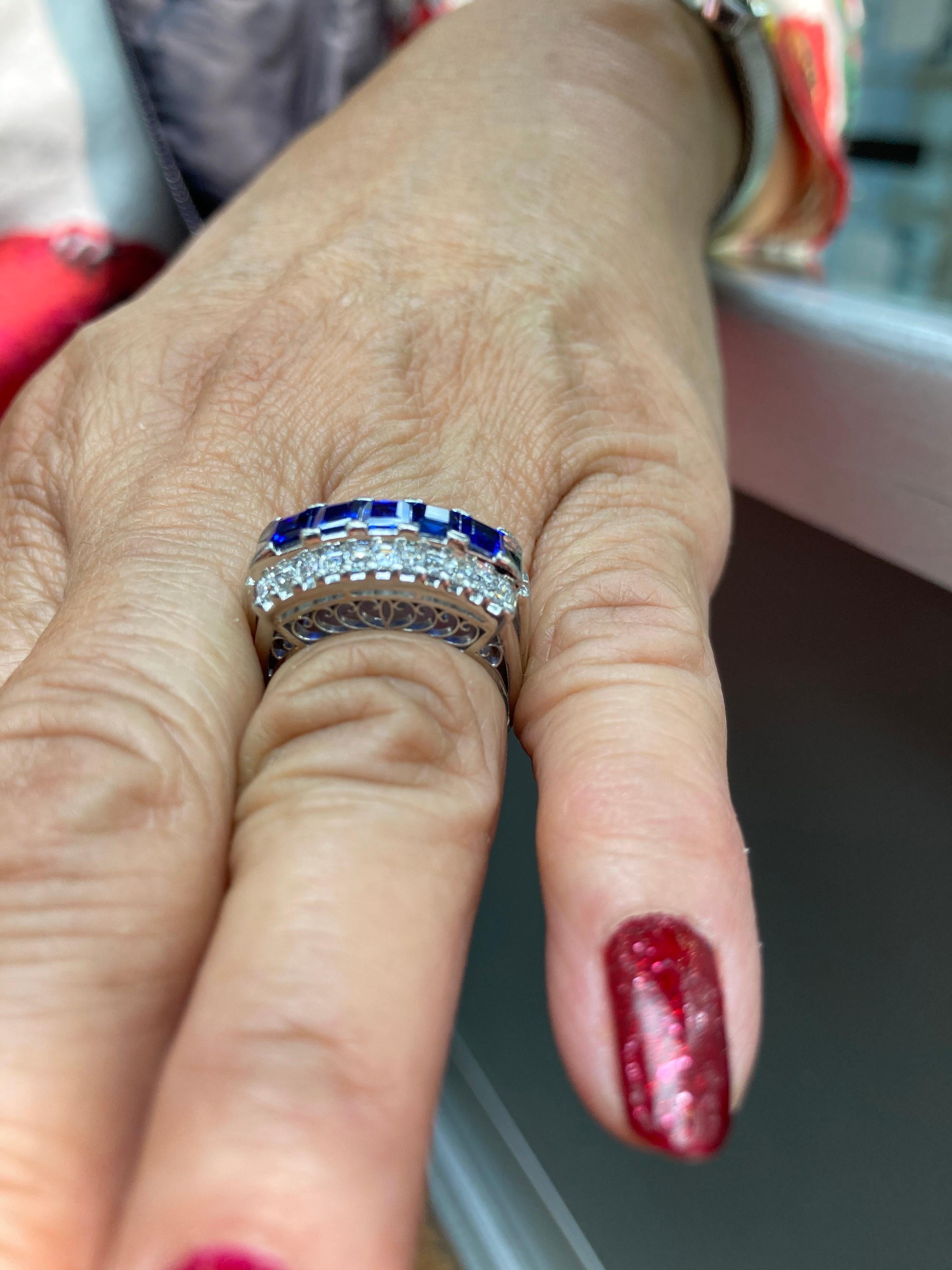 Blue Sapphire Baguette Diamond Platinum Ring Band In Good Condition For Sale In Los Angeles, CA