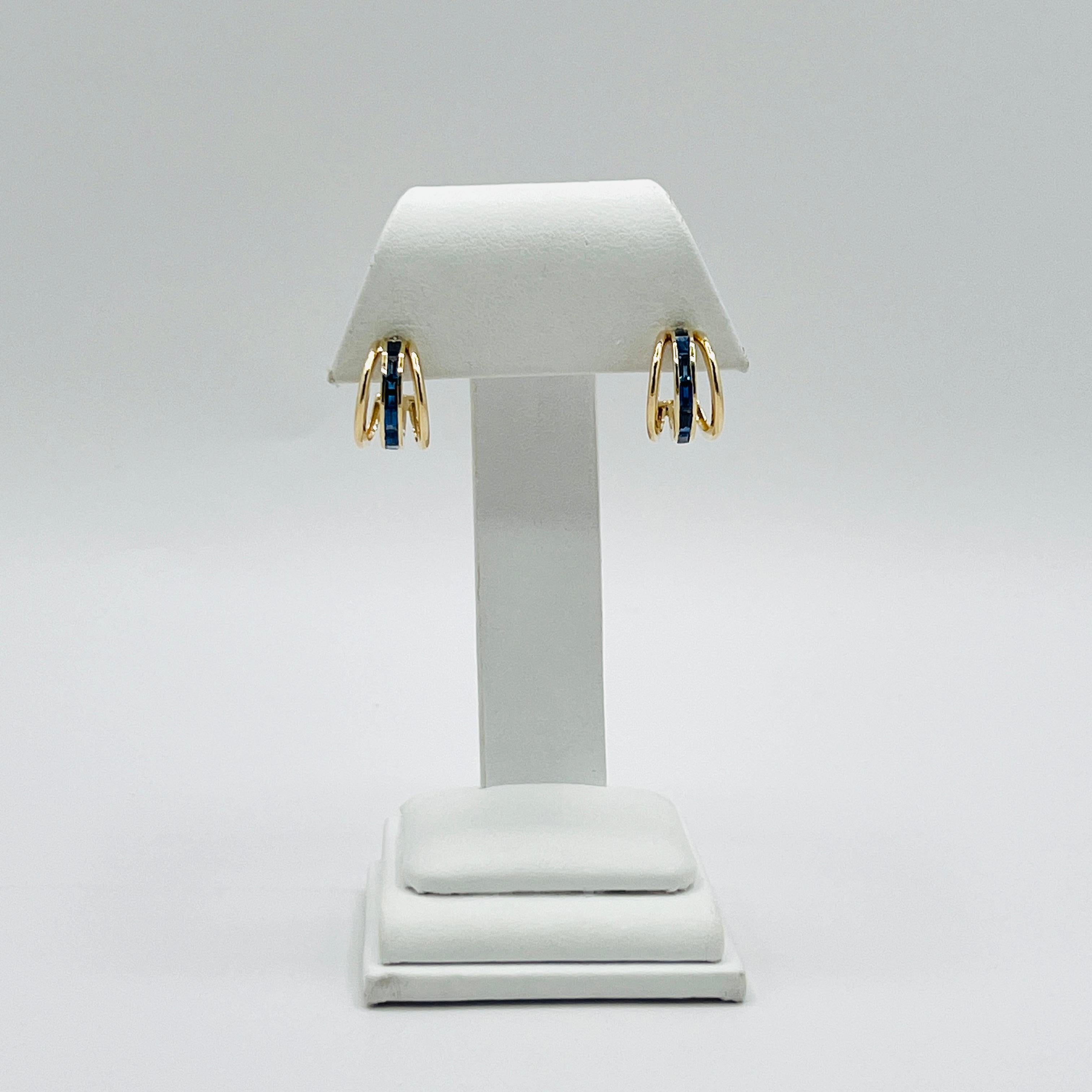 Orecchini Baguette con zaffiro blu in oro giallo 14 carati In condizioni Nuovo in vendita a Los Angeles, CA