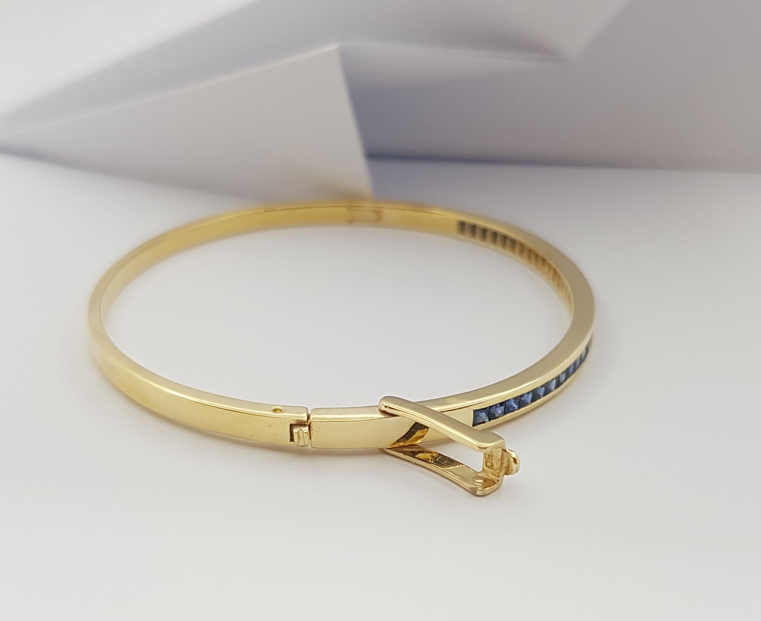 Blue Sapphire Bangle Set in 18 Karat Gold Settings For Sale 4