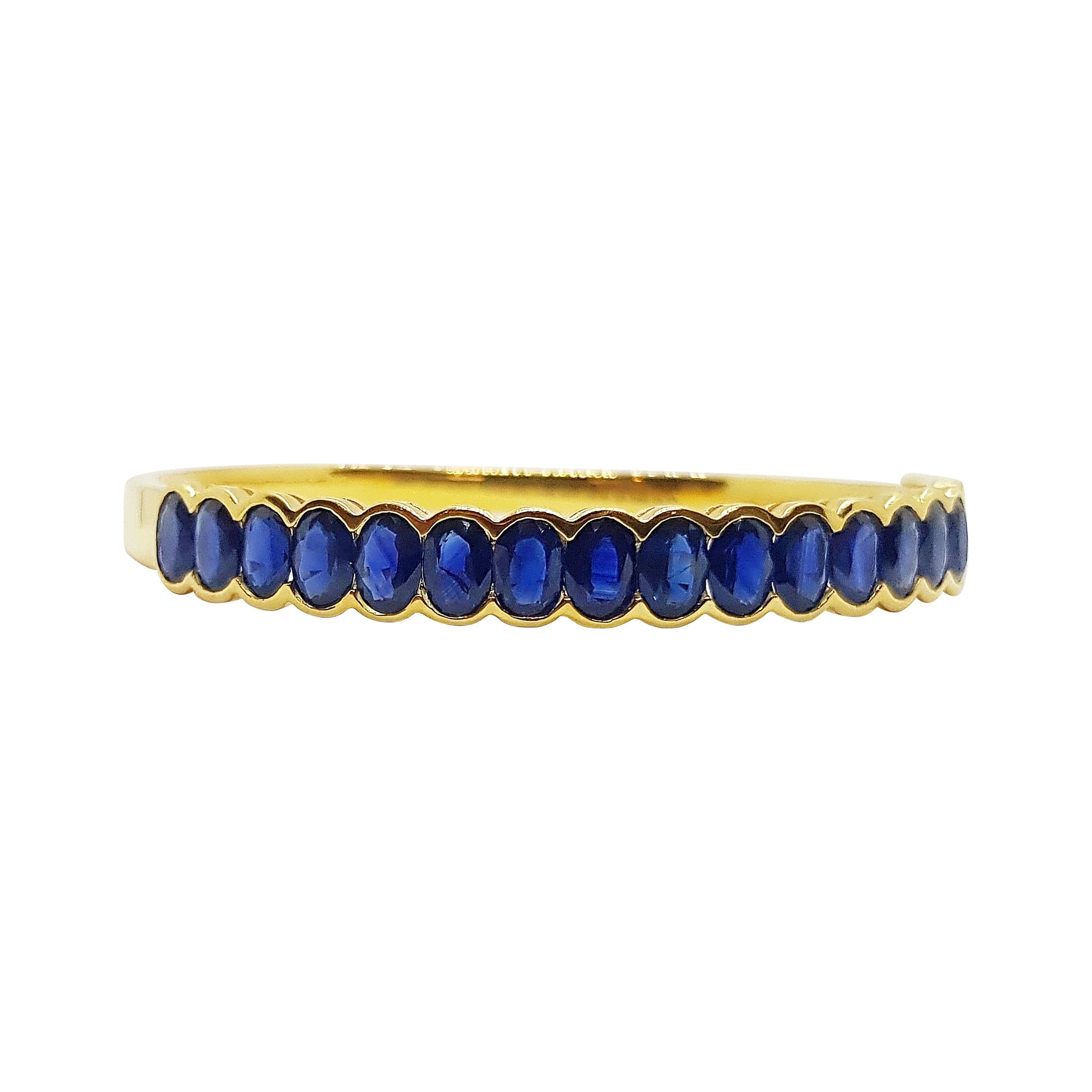 Blue Sapphire Bangle Set in 18 Karat Gold Settings For Sale