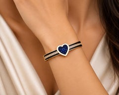 Armband mit Herz aus 14-karätigem Gold, blauem Saphir (Geburtsstein des Monats September) und Diamanten – Meghna Jewels