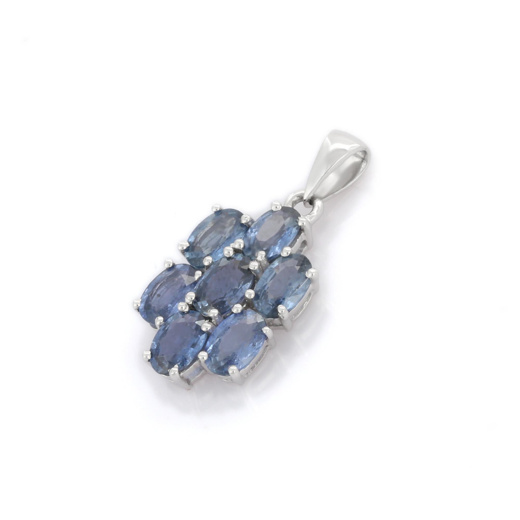 4.09 ct Blue Sapphire Flower Pendant, 14K White Gold Pendant Gift For Her In New Condition For Sale In Houston, TX