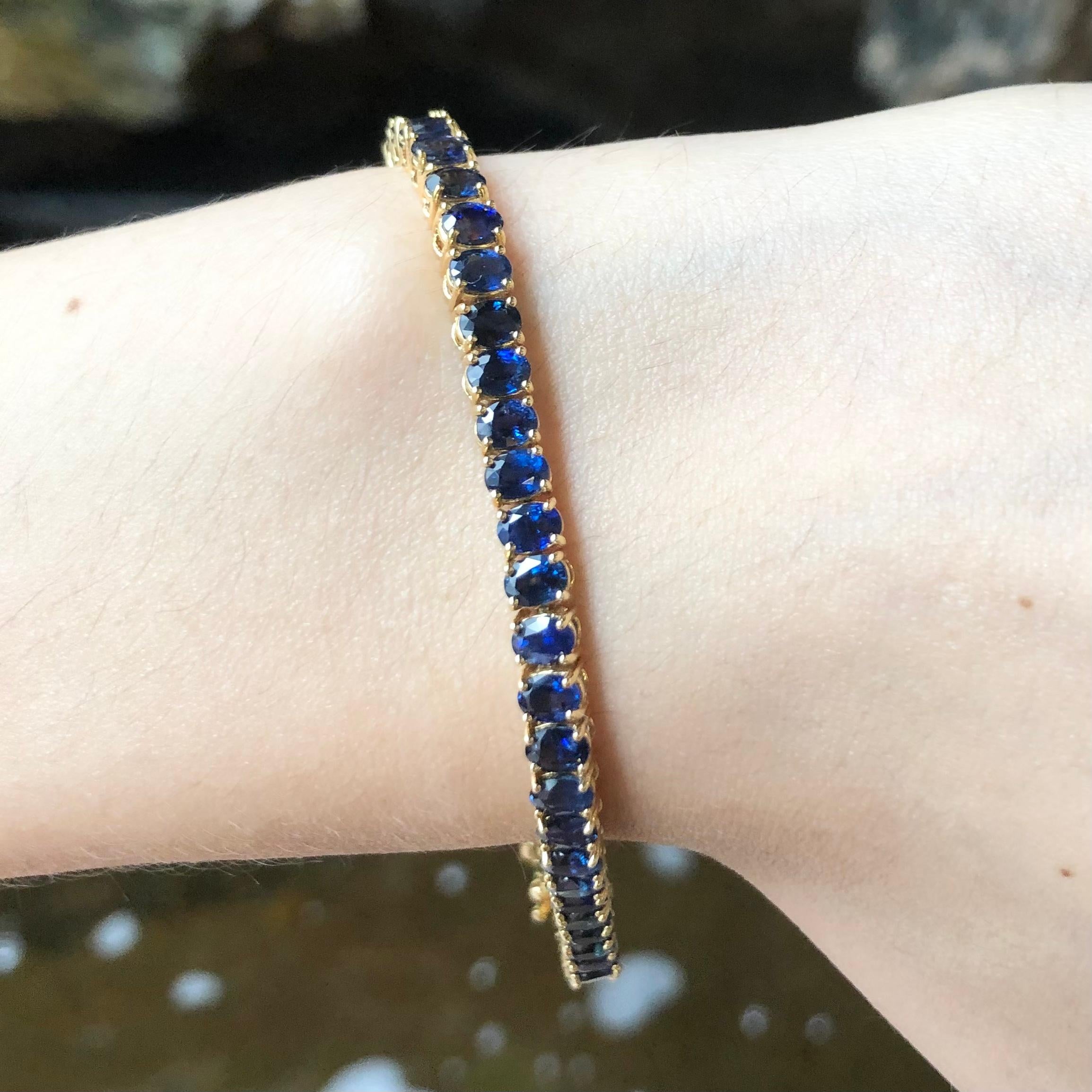 Blue Sapphire Bracelet Set in 14 Karat Gold Settings In New Condition For Sale In Bangkok, TH