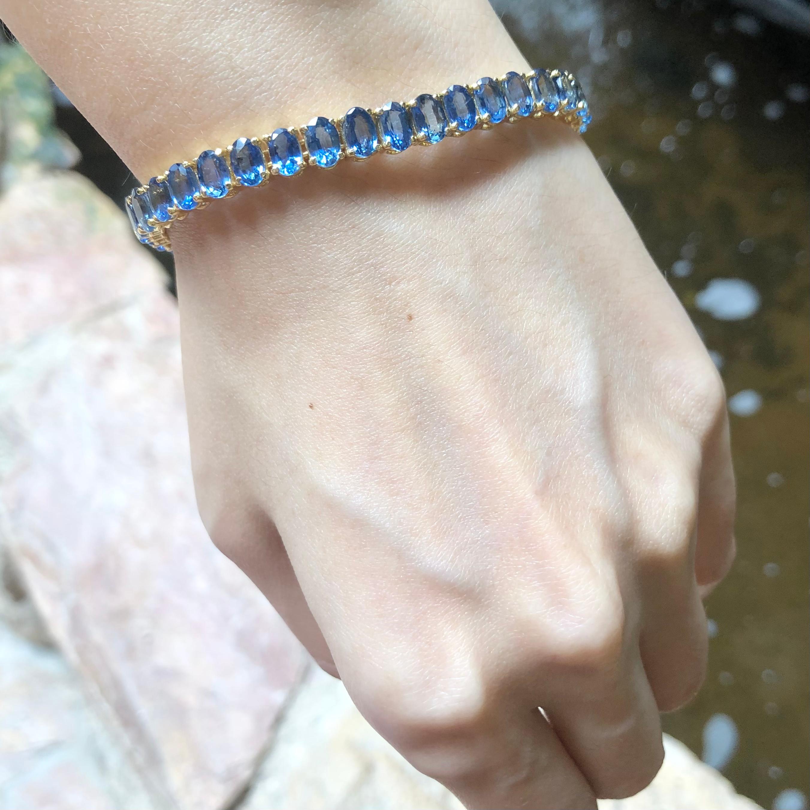 Blue Sapphire Bracelet Set in 14 Karat Gold Settings For Sale 2