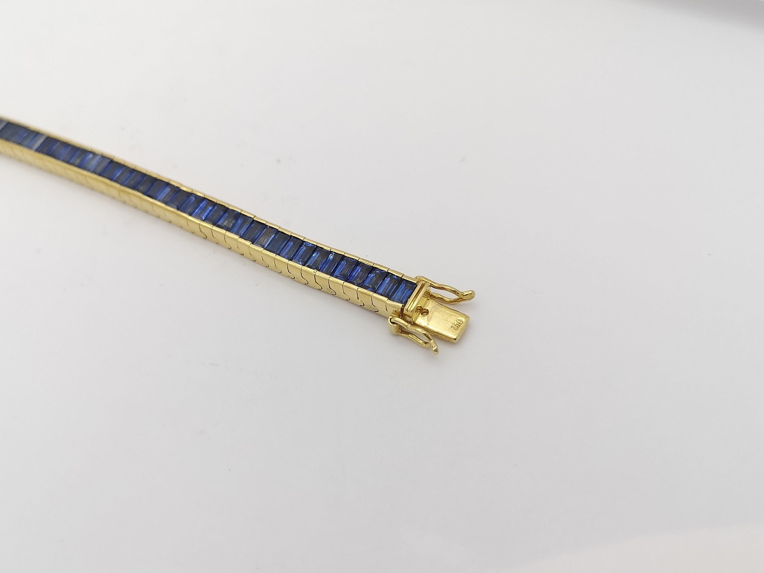 Bracelet de saphirs bleus sertis dans des montures en or 18 carats en vente 4
