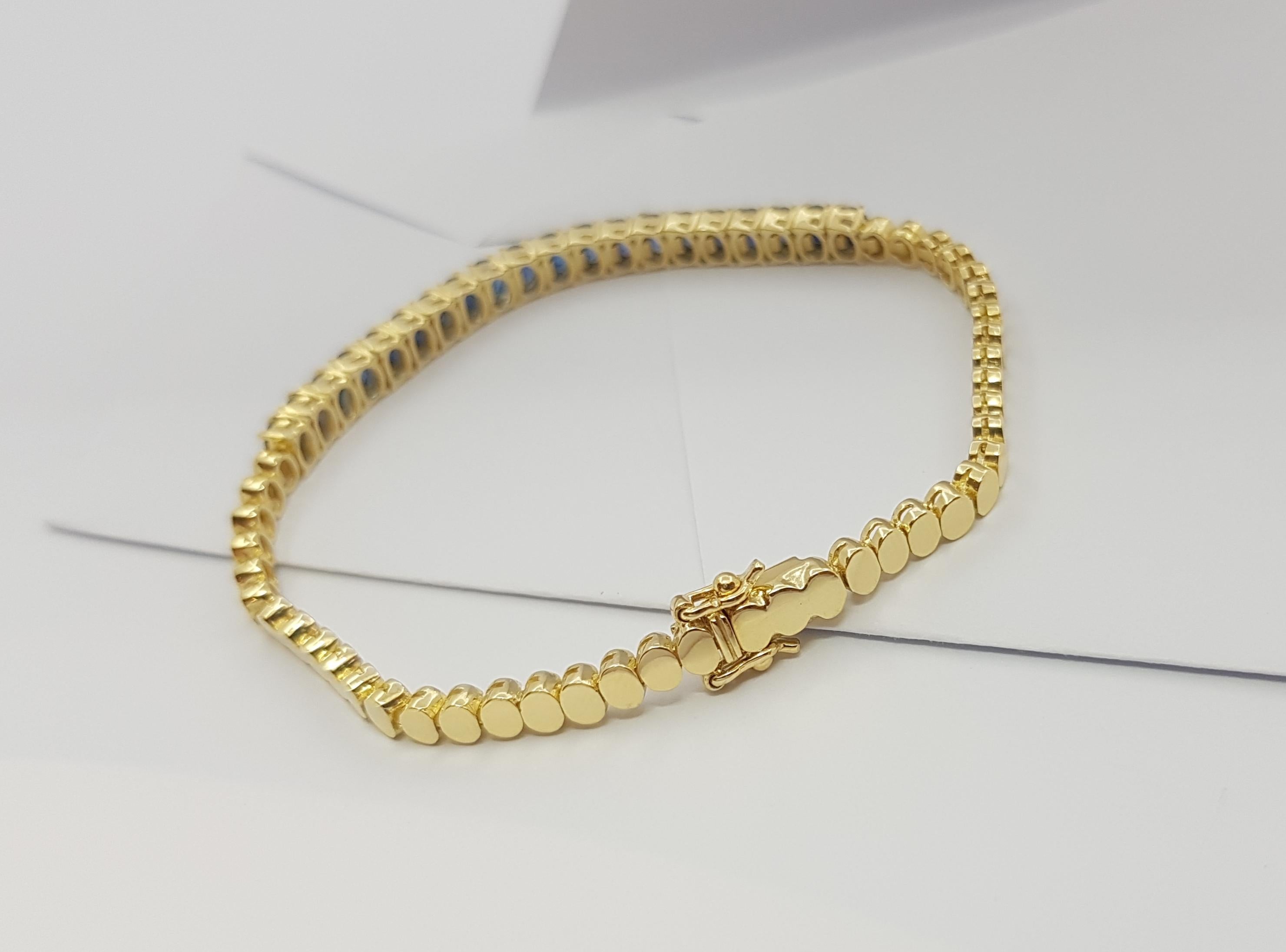Blue Sapphire Bracelet Set in 18 Karat Gold Settings For Sale 4