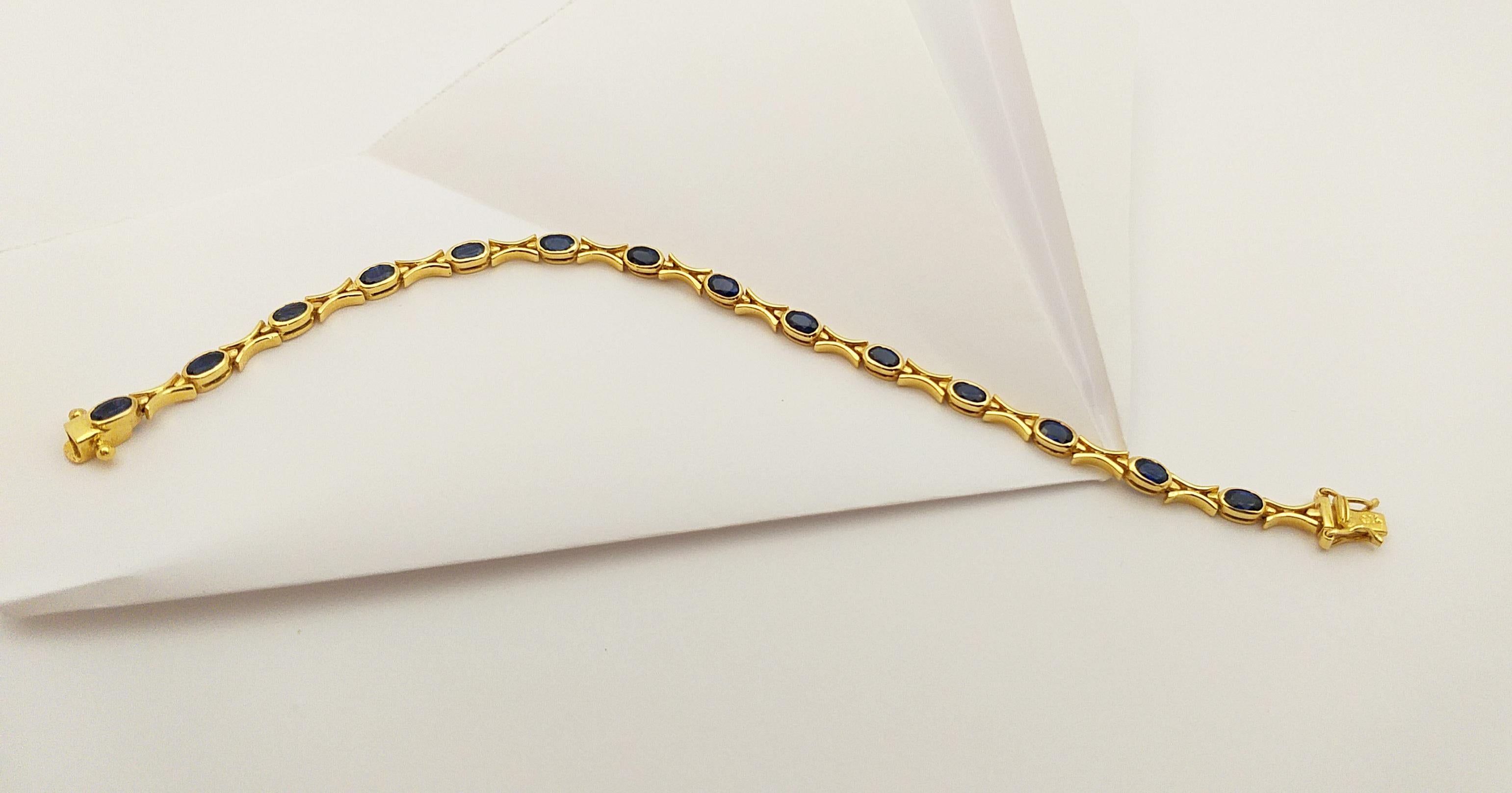 Blue Sapphire Bracelet Set in 18 Karat Gold Settings For Sale 5