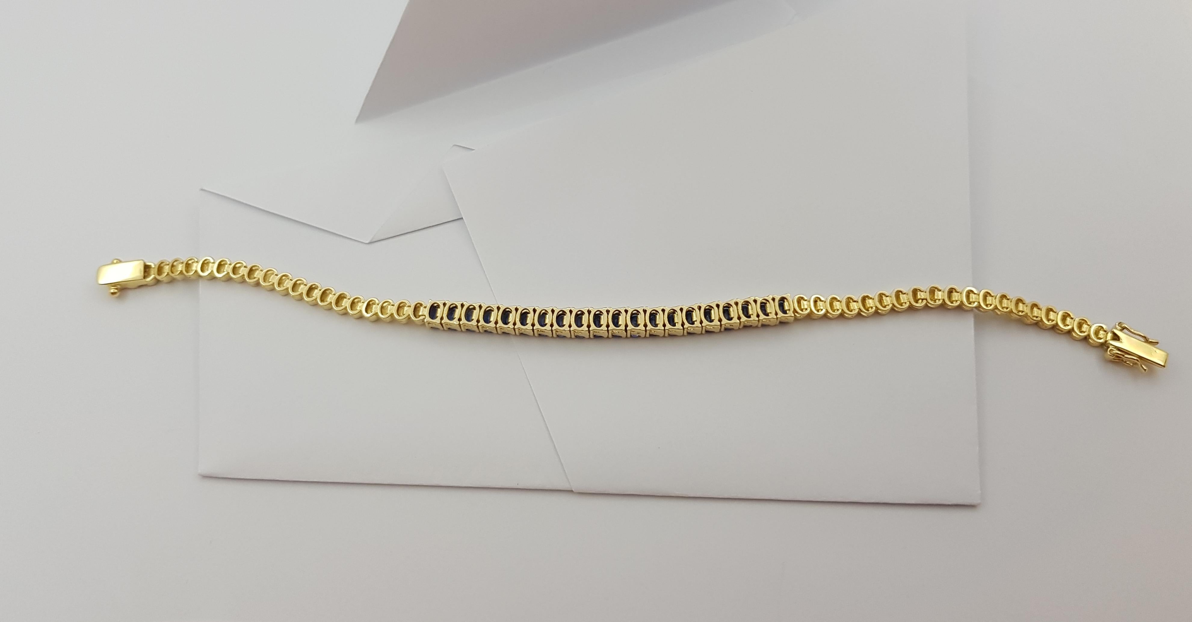 Blue Sapphire Bracelet Set in 18 Karat Gold Settings For Sale 6