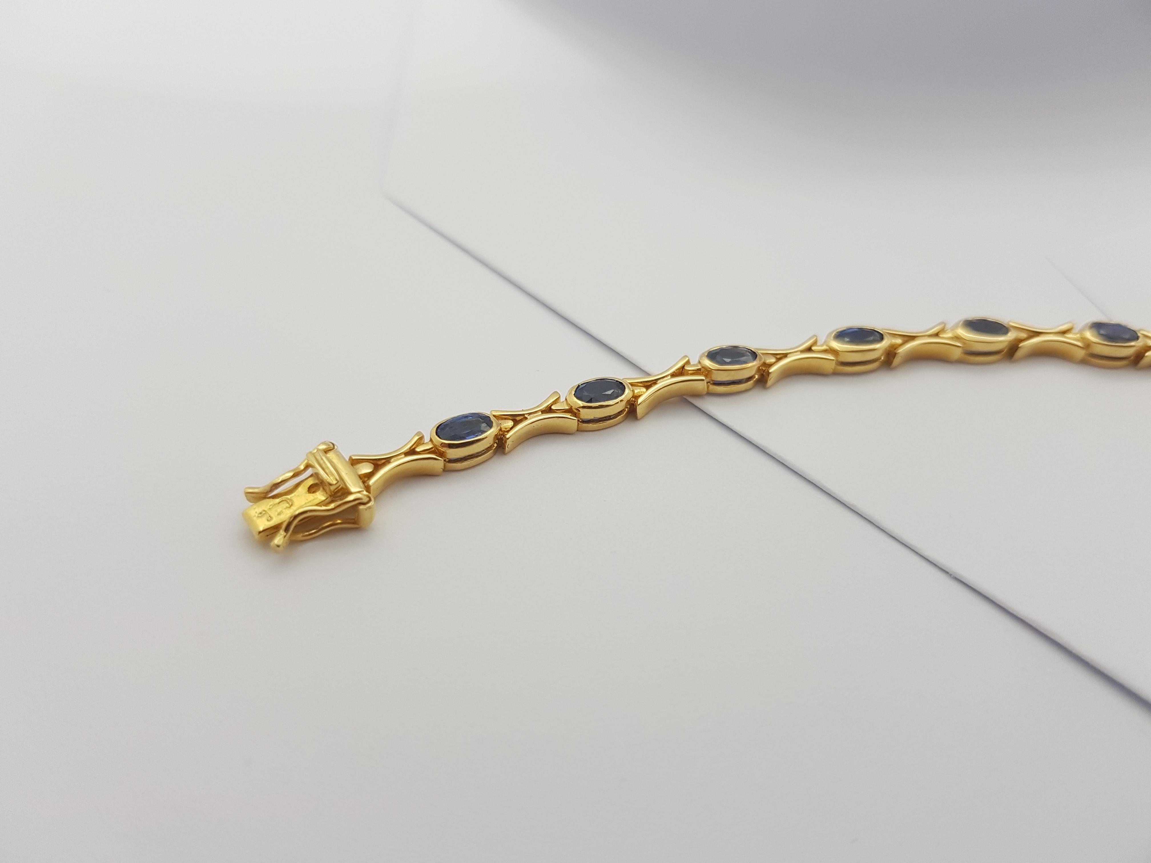 Blue Sapphire Bracelet Set in 18 Karat Gold Settings For Sale 9