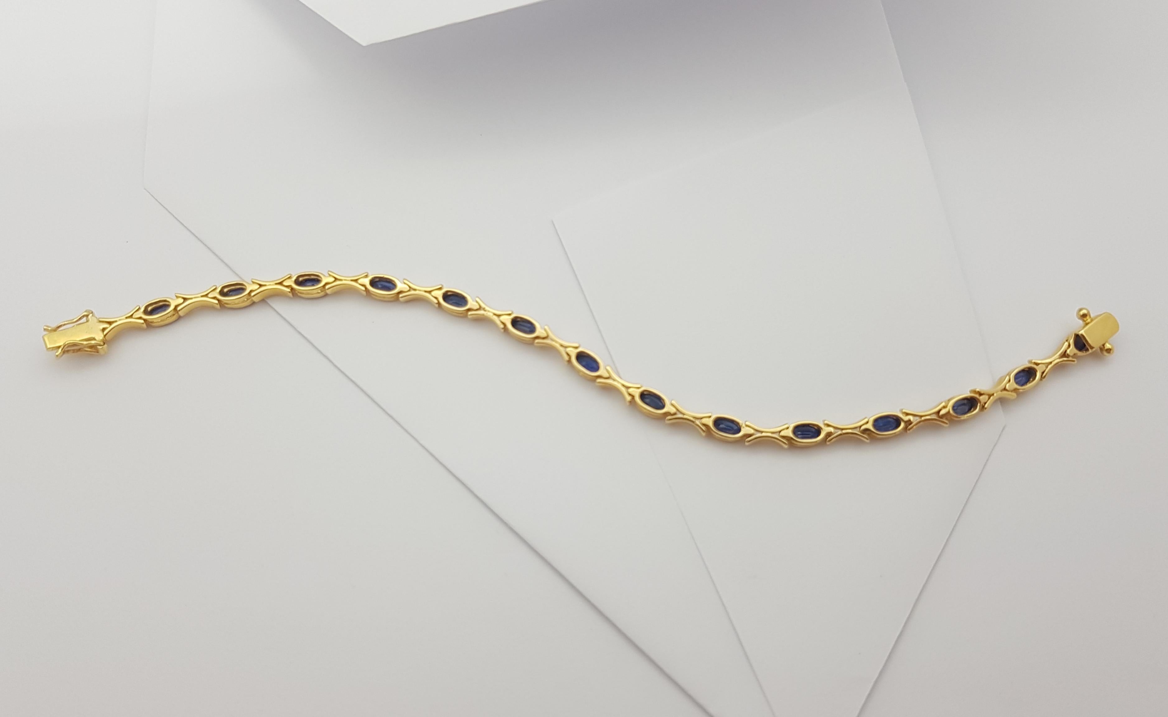 Blue Sapphire Bracelet Set in 18 Karat Gold Settings For Sale 12