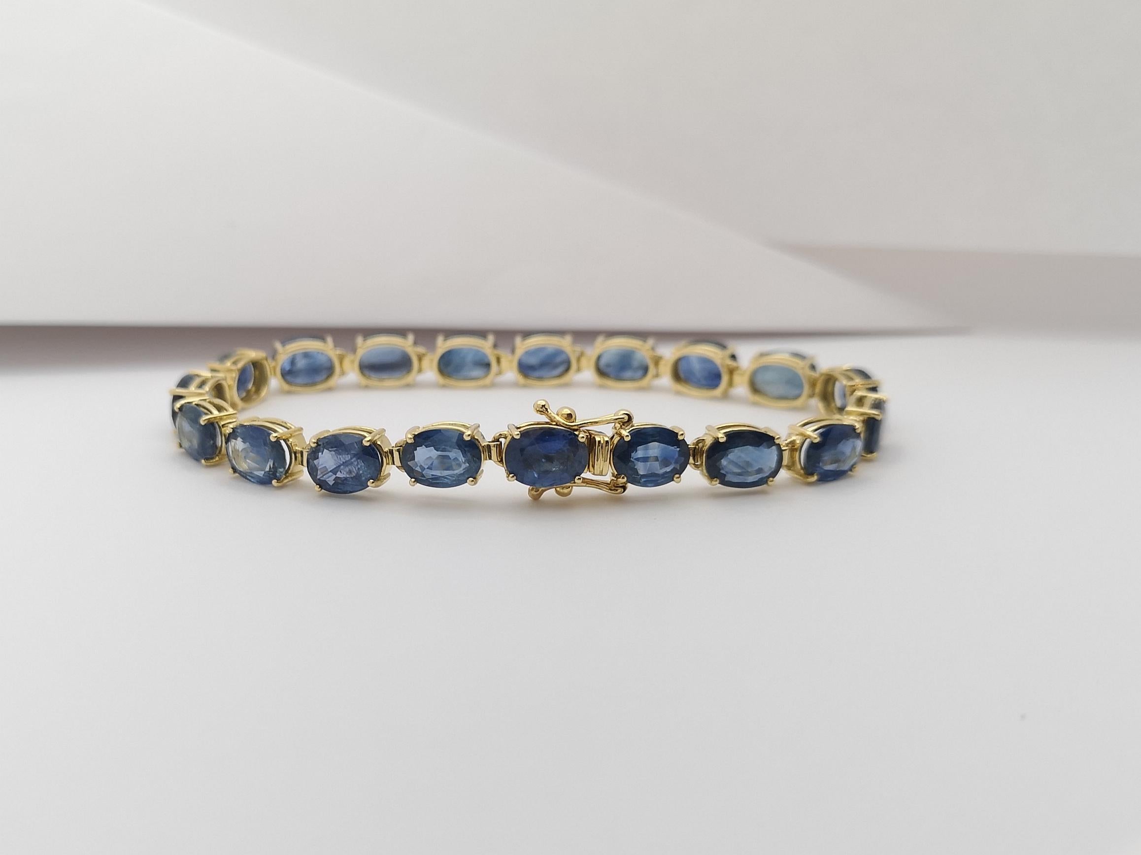Blue Sapphire Bracelet set in 18 Karat Gold Settings For Sale 1