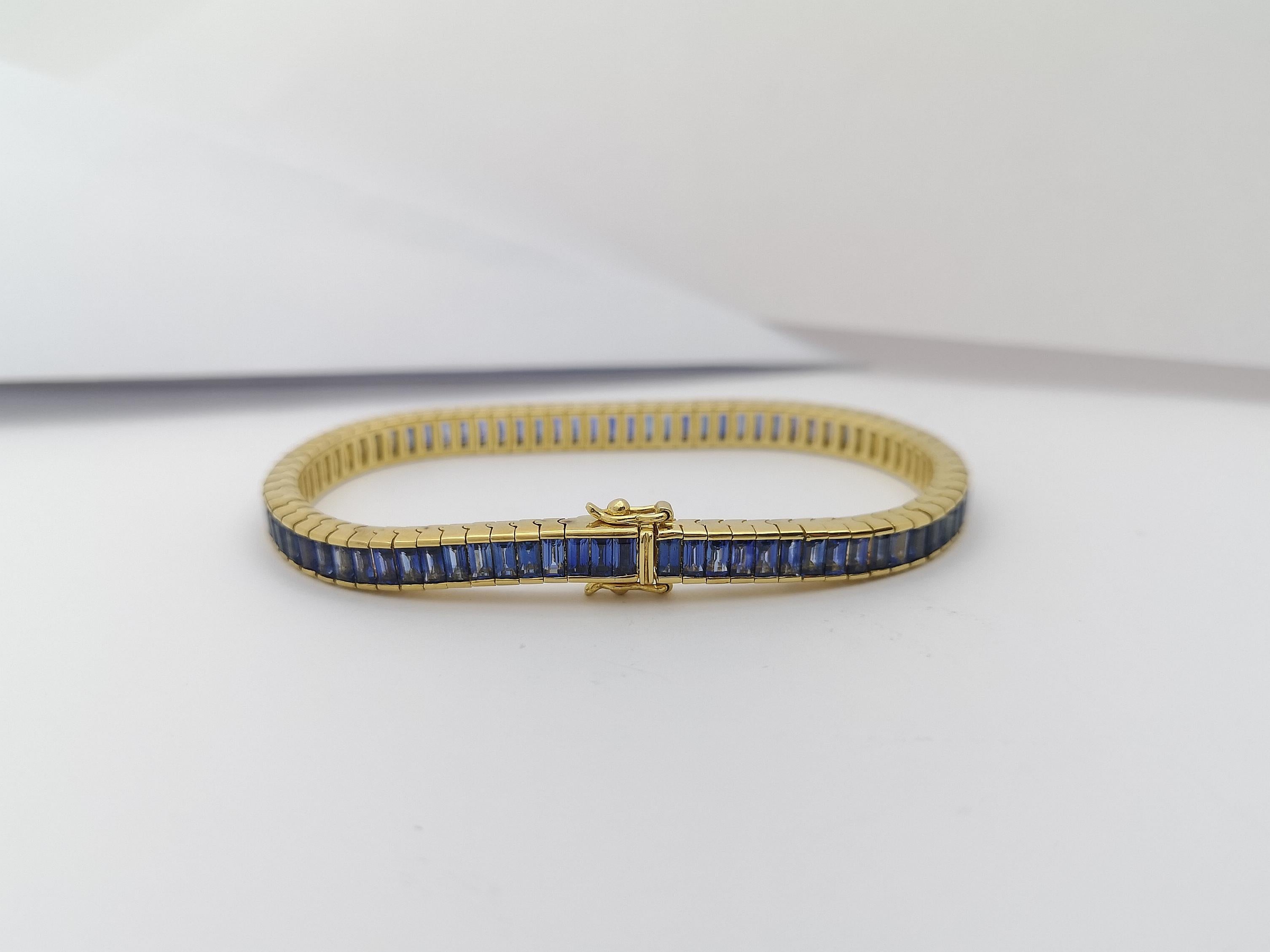 Bracelet de saphirs bleus sertis dans des montures en or 18 carats en vente 2