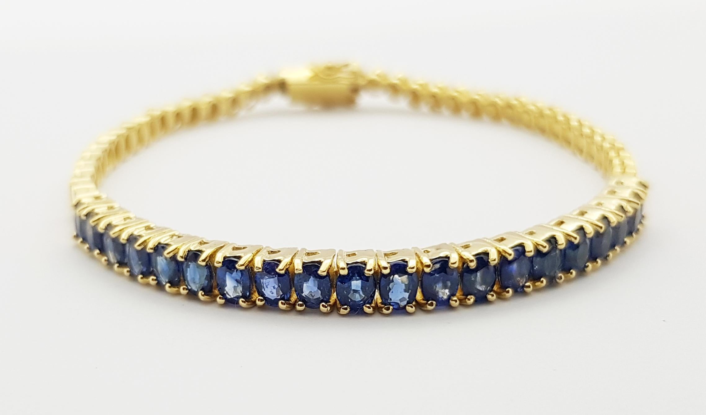 Blue Sapphire Bracelet Set in 18 Karat Gold Settings For Sale 2
