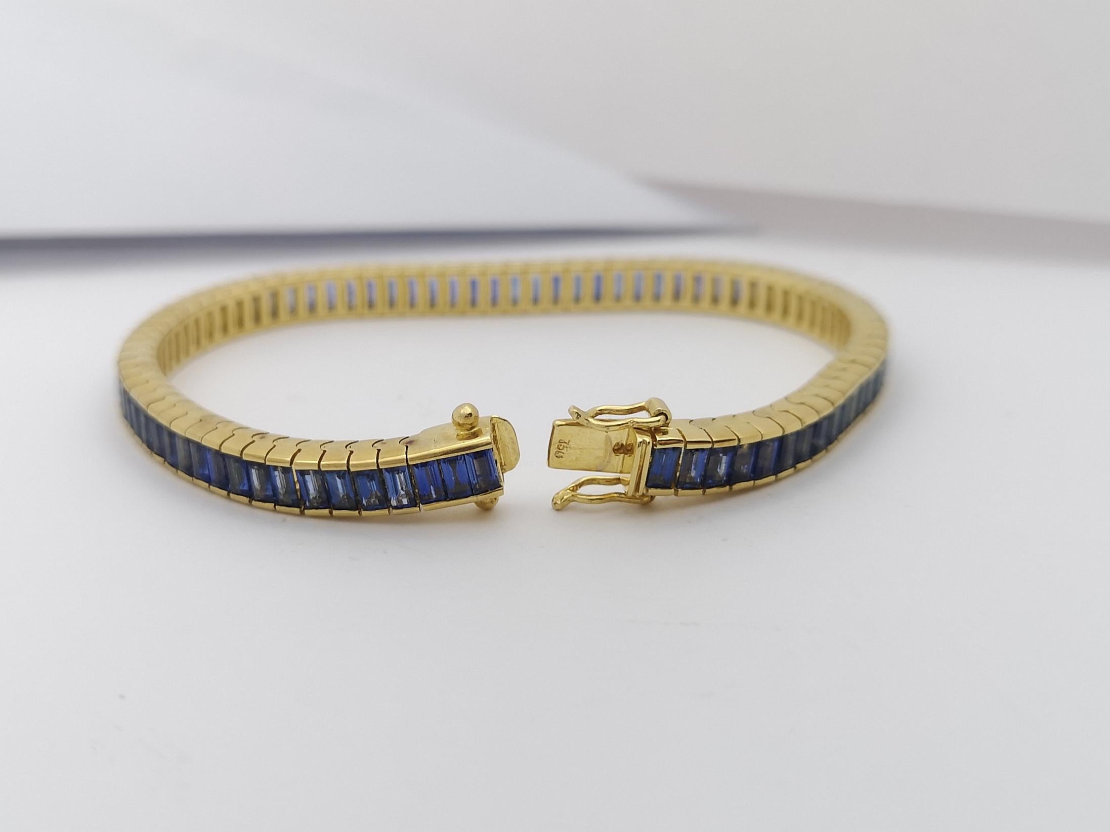Bracelet de saphirs bleus sertis dans des montures en or 18 carats en vente 3