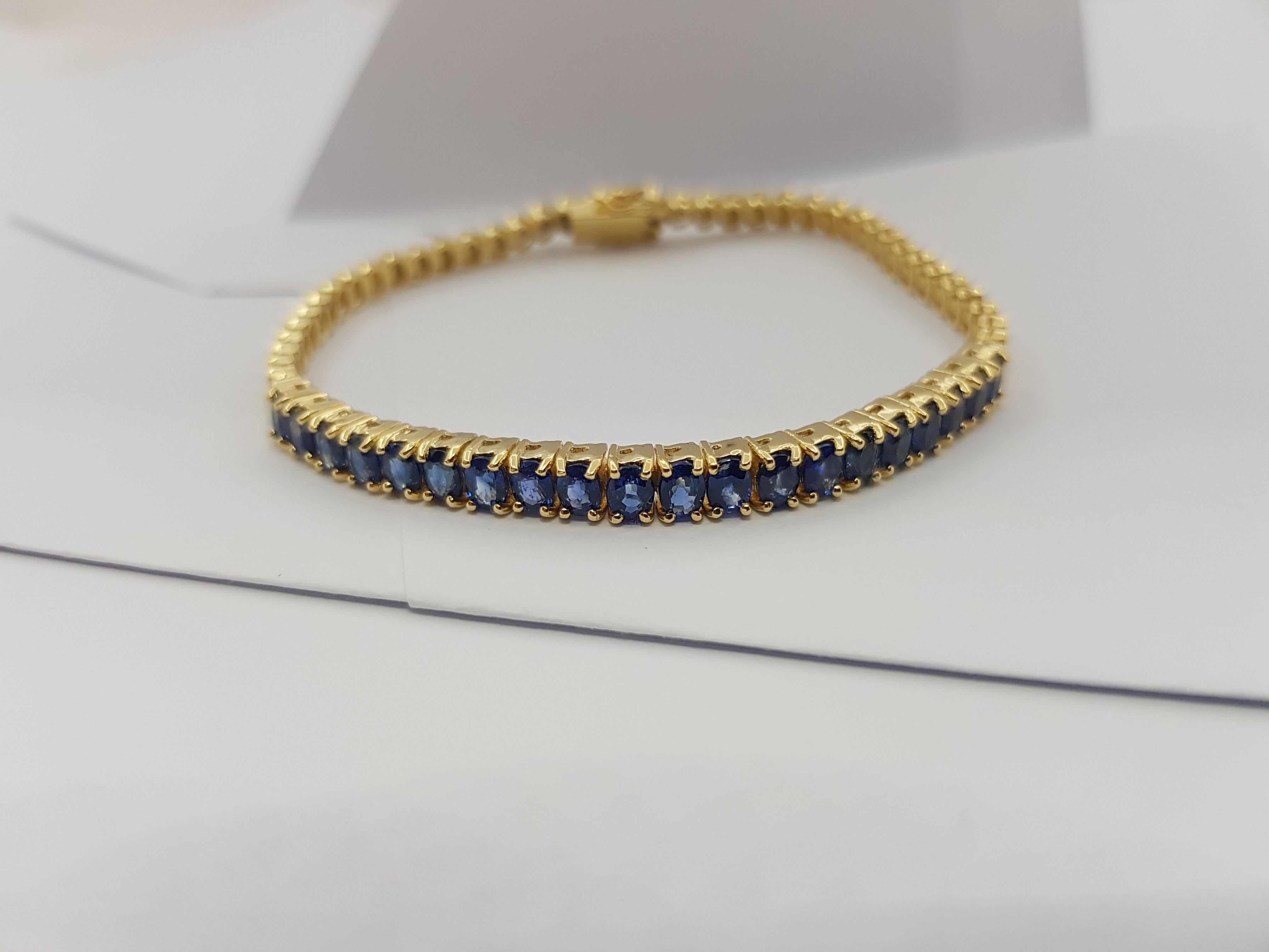 Blue Sapphire Bracelet Set in 18 Karat Gold Settings For Sale 3
