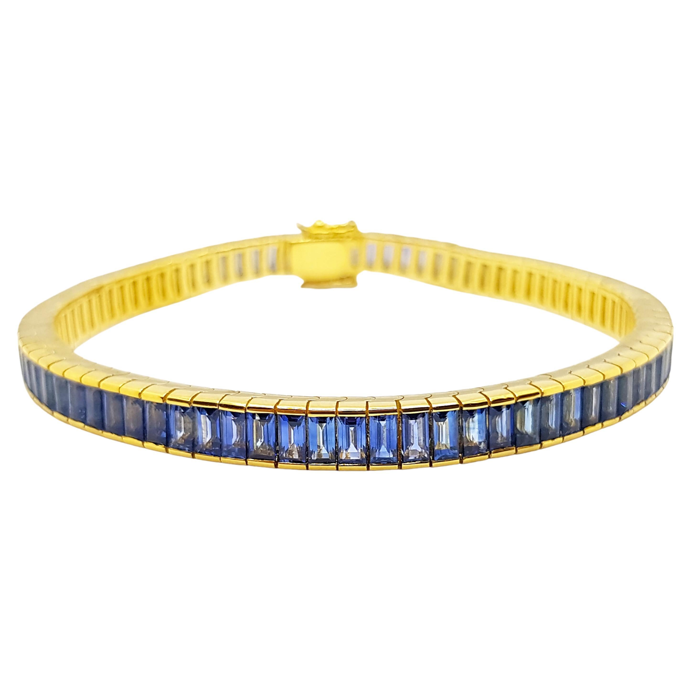 Blue Sapphire Bracelet Set in 18 Karat Gold Settings For Sale