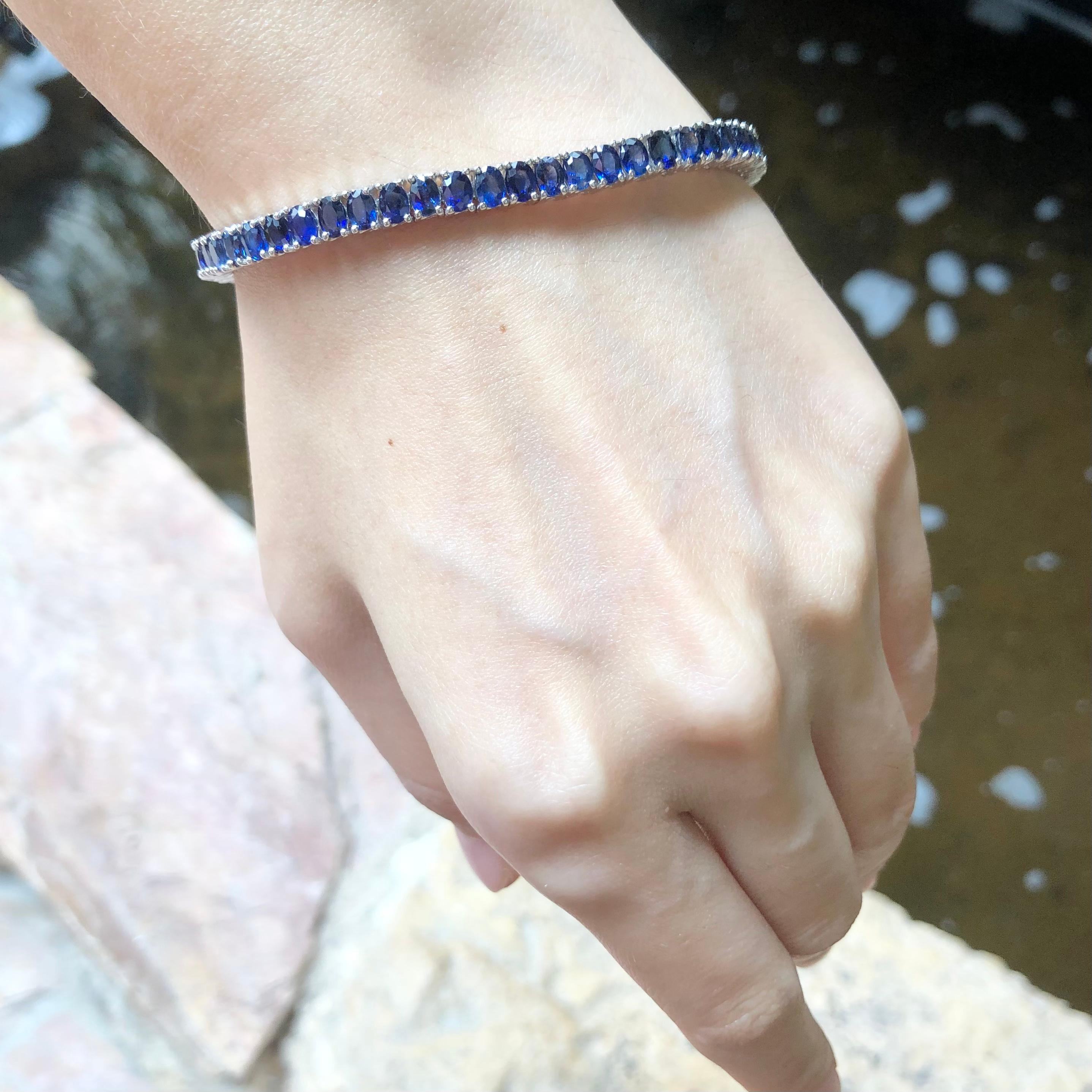 Blue Sapphire Bracelet Set in 18 Karat White Gold Settings For Sale 1