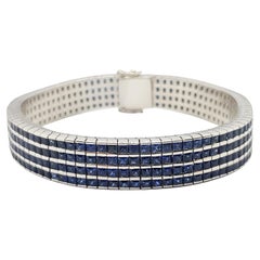 Bracelet en or blanc 18 carats serti de saphirs bleus